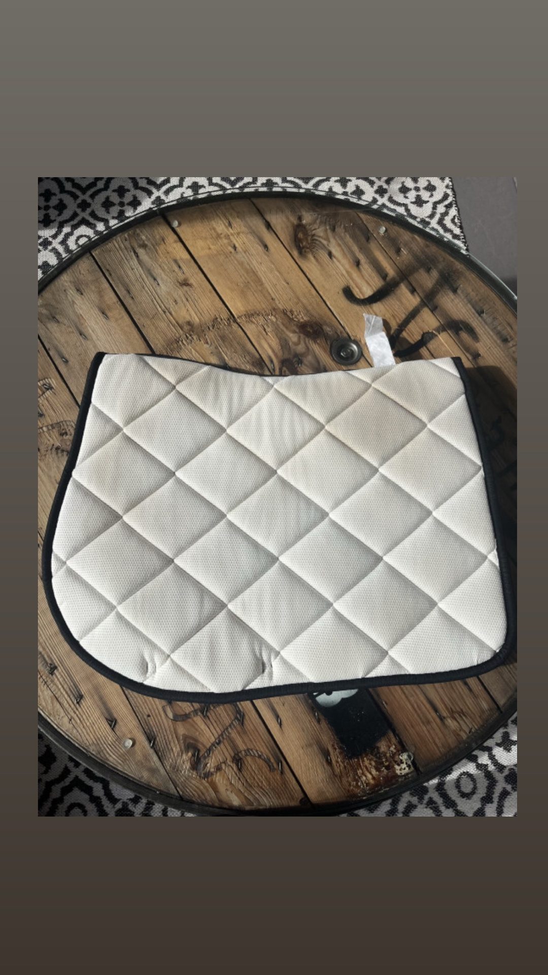 Tapis Equestro gris neuf, média 4