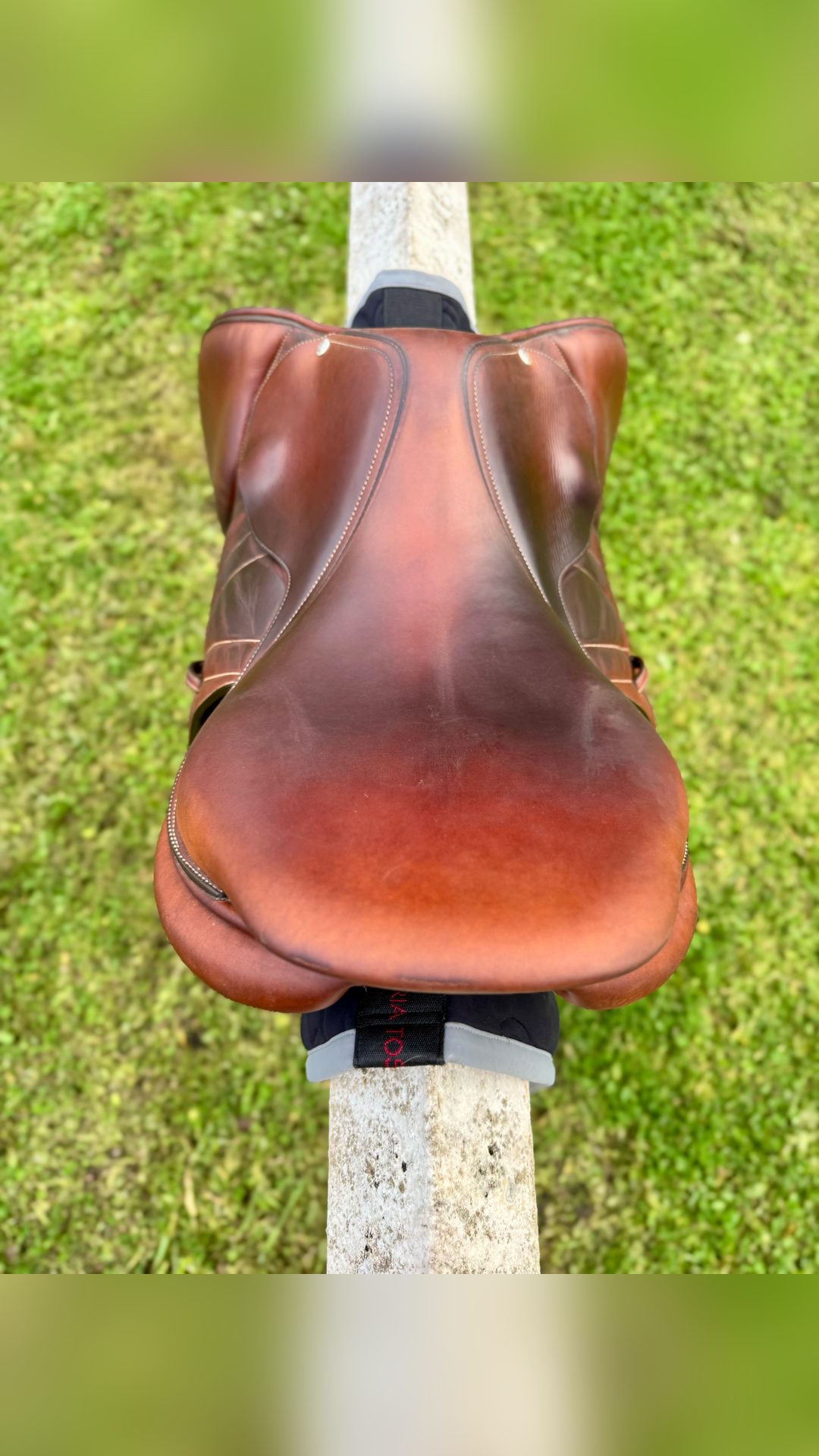 Selle Butet semi-plate 18 pouces, média 2