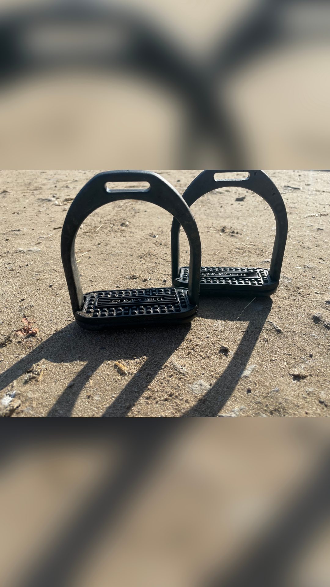 Étrier compositi et étrivière à vendre, média 4