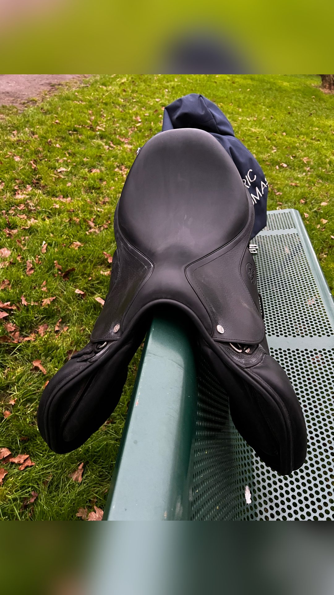 Selle noire Éric Thomas modèle Élite taille 17’5, média 3