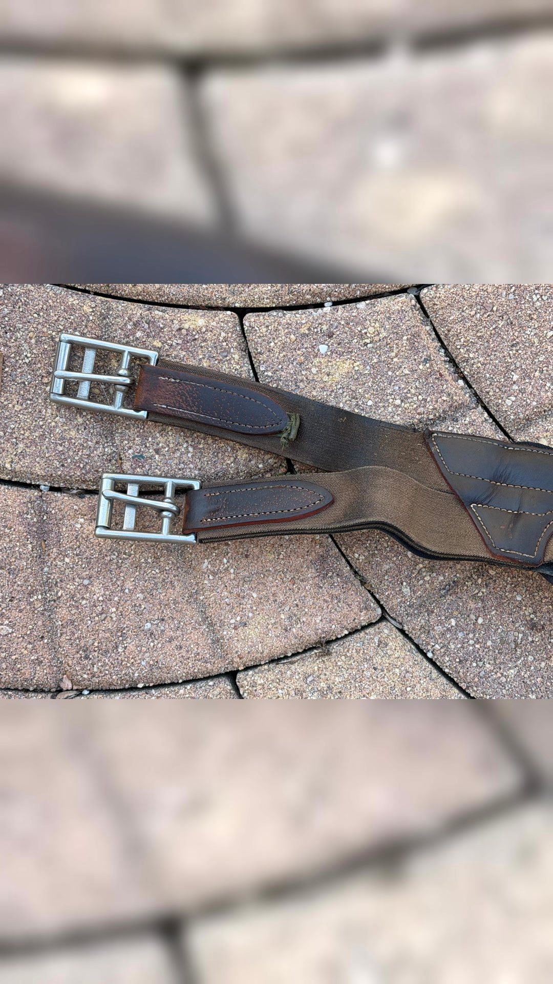Sangle bavette Devaucoux en cuir marron et moumoute 🤎 taille 130cm, média 9