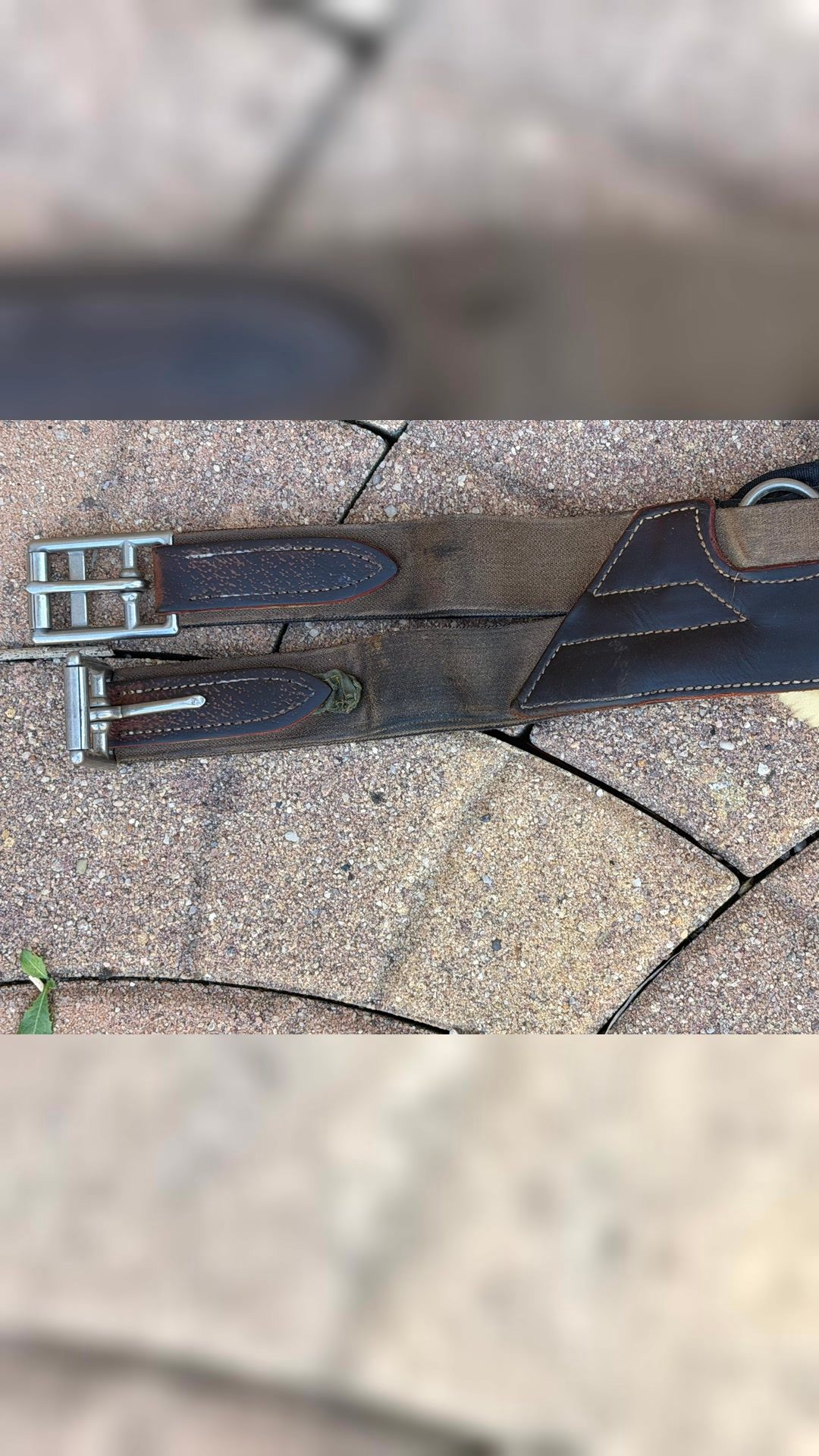 Sangle bavette Devaucoux en cuir marron et moumoute 🤎 taille 130cm, média 10