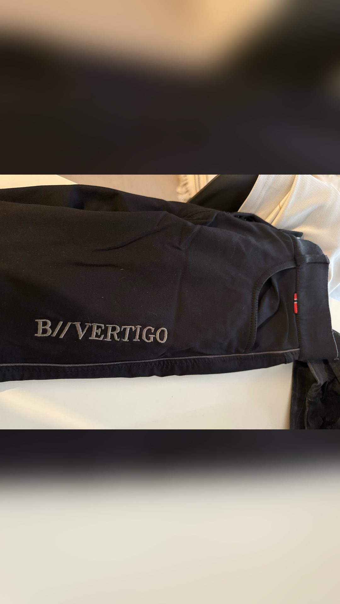 Pantalon B//Vertigo, média 3