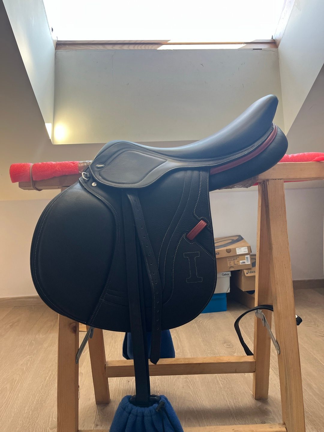 Selle ikonik noire, média 3