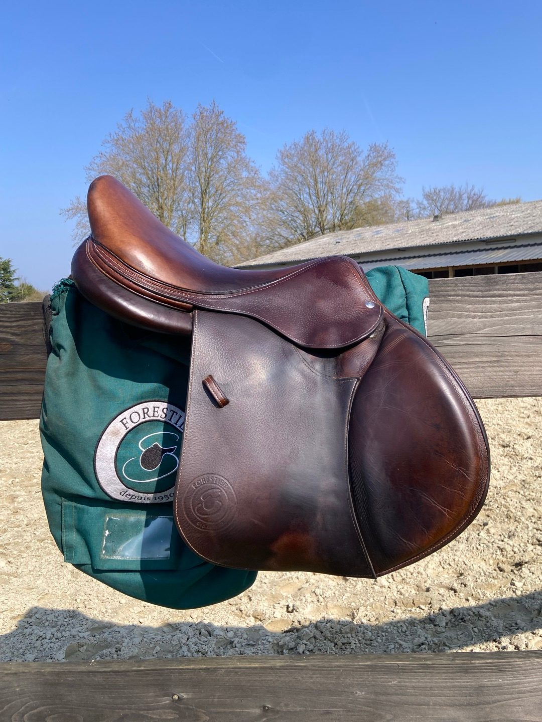 Selle forestier Séoul C 18pouces 2022, média 5