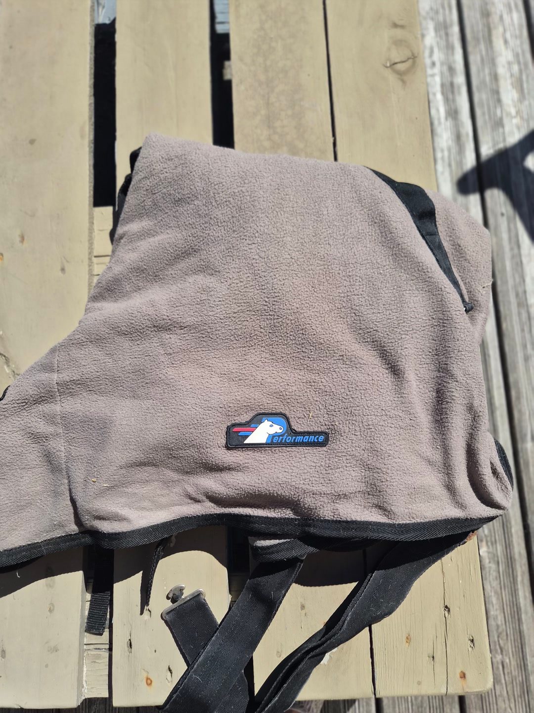Couverture polaire taupe performance 155cm, média 7
