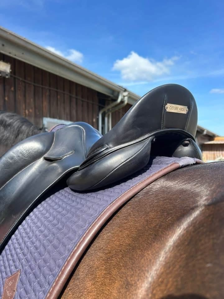 Selle de dressage MANTA 17,5, média 4