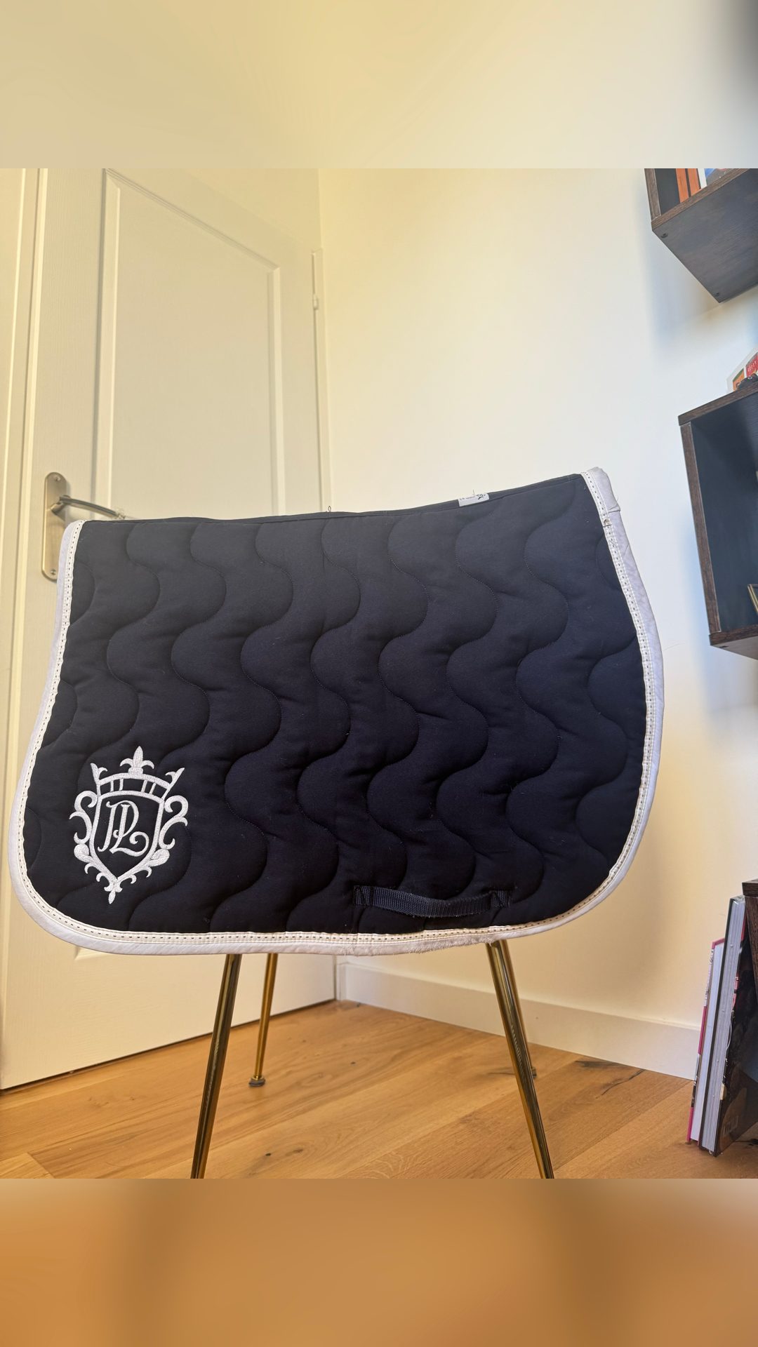 Tapis Pénélope bleu marine à vendre, média 2