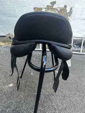 Selle de dressage ikonic, média 2