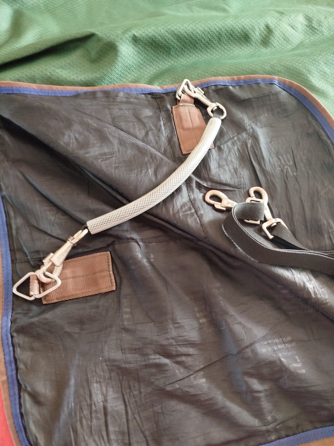 Couverture imperméable verte 0g, média 6