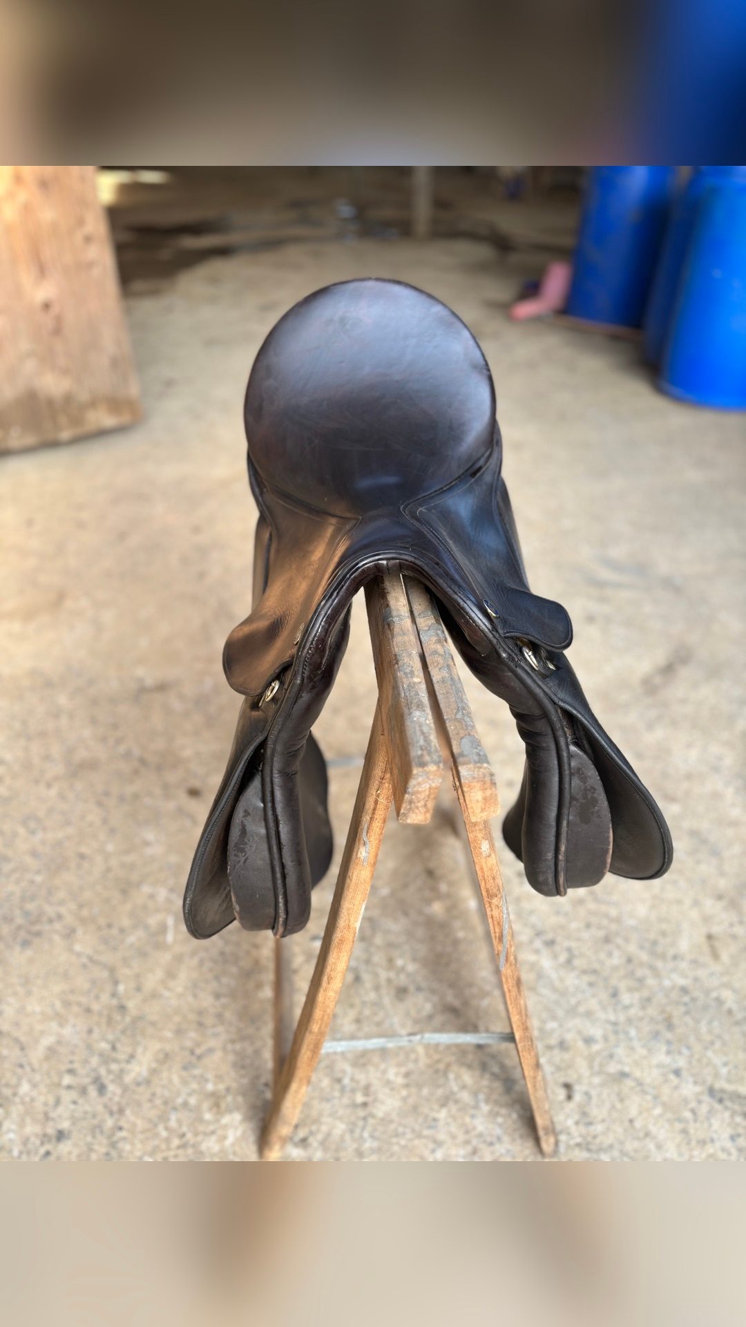 Selle de dressage brune, média 2