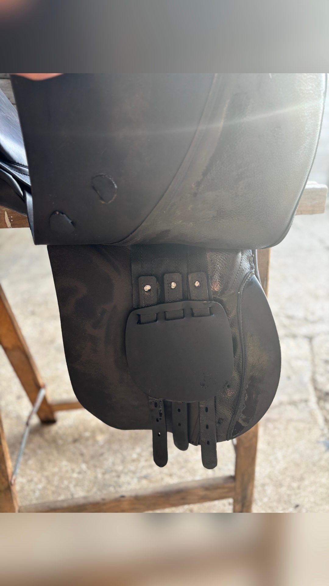 Selle de dressage brune, média 8