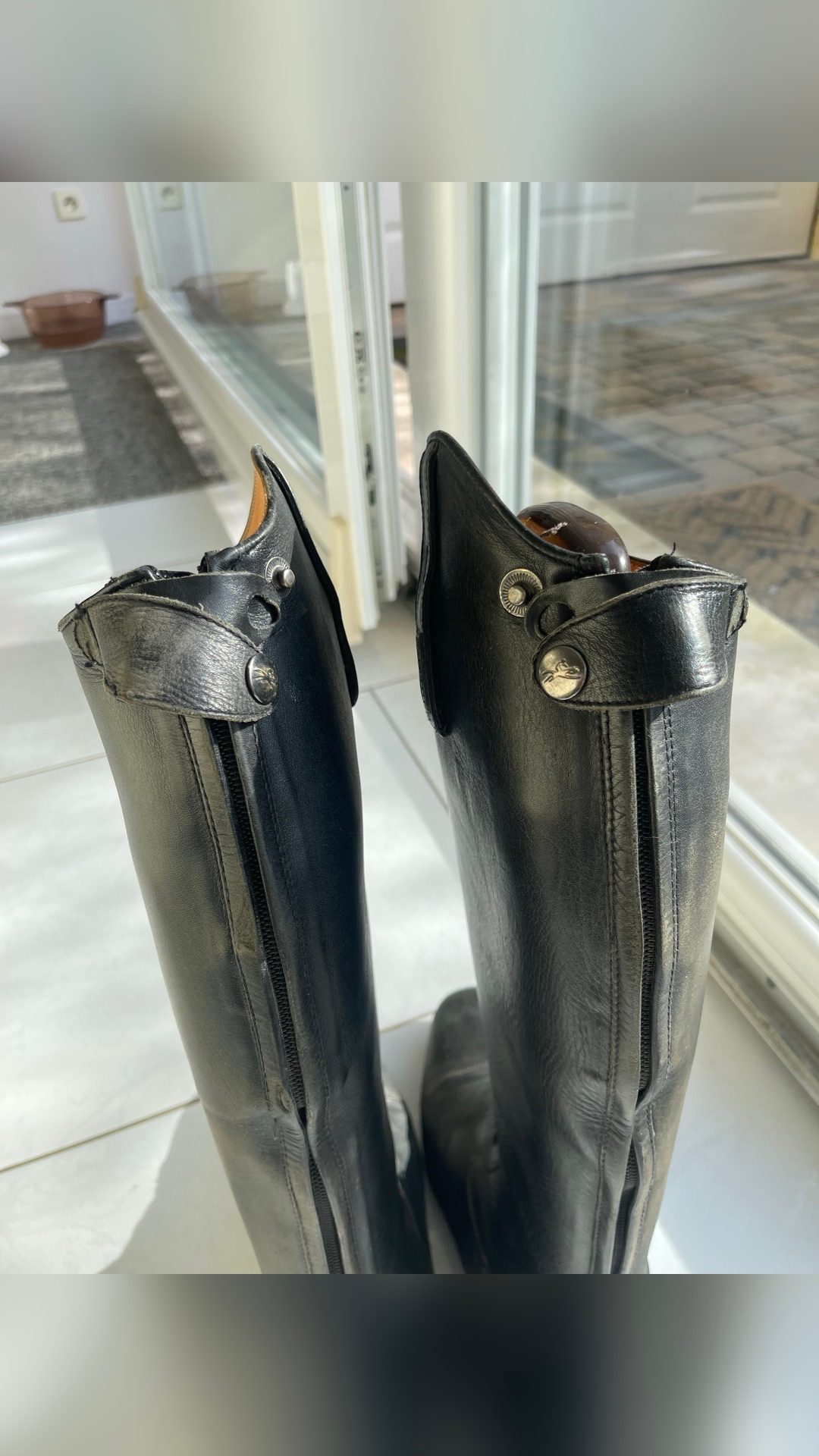 Bottes noires t.42, média 7