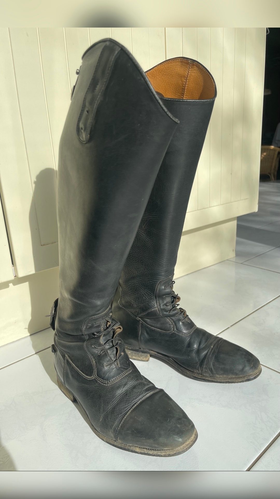 Bottes noires t.42, média 9