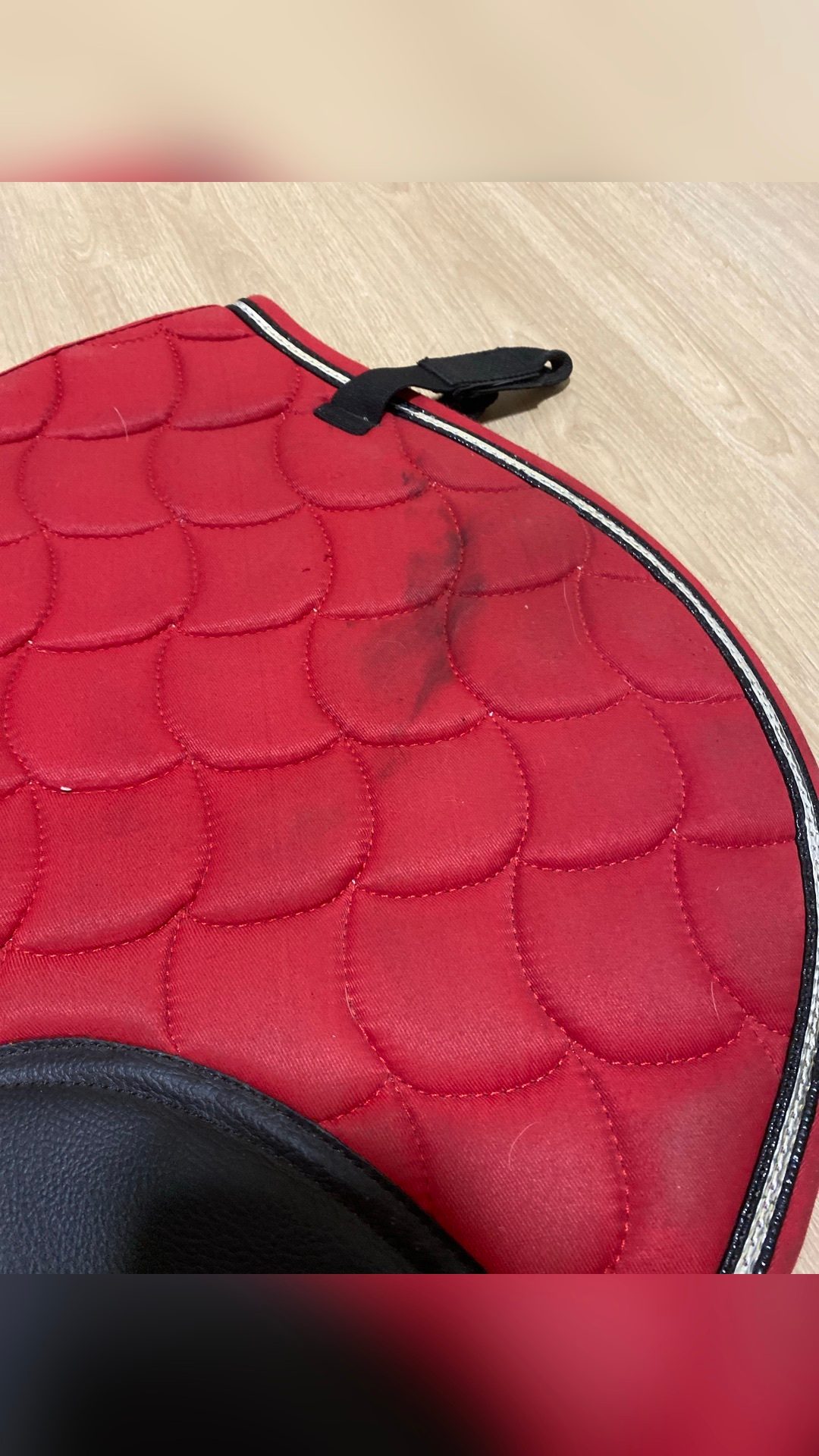 Tapis Equitheme rouge, média 3