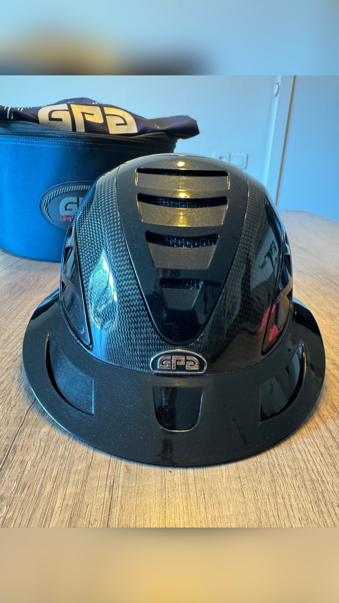 Bombe GPA First Lady 4s full carbone, média 2