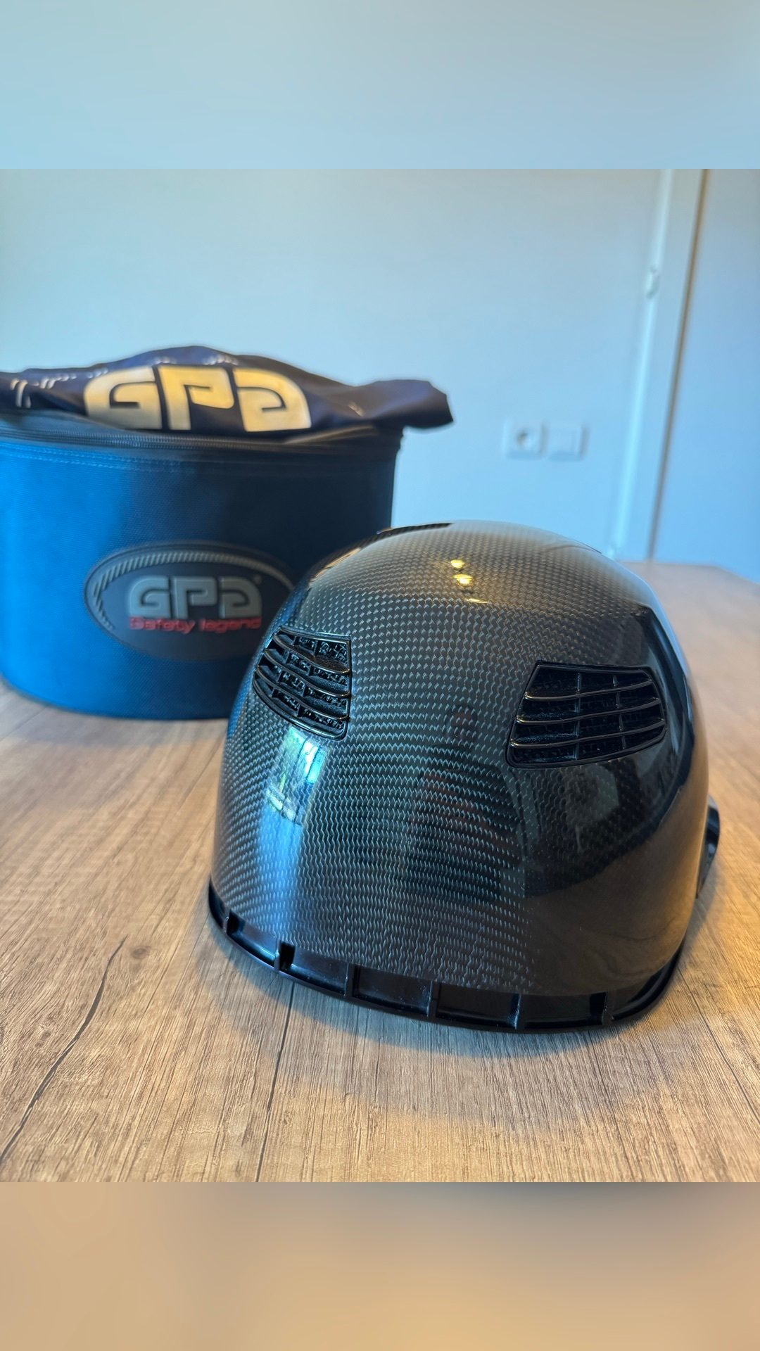 Bombe GPA First Lady 4s full carbone, média 4