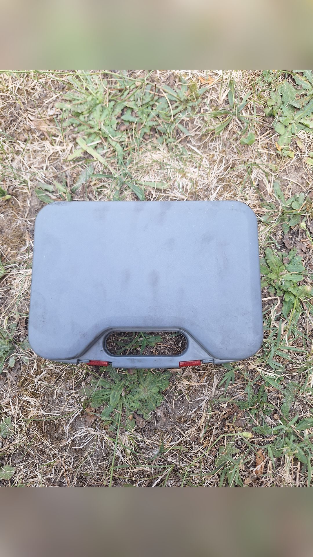 Boîte complète pour crampons sur terrain en herbe, média 2