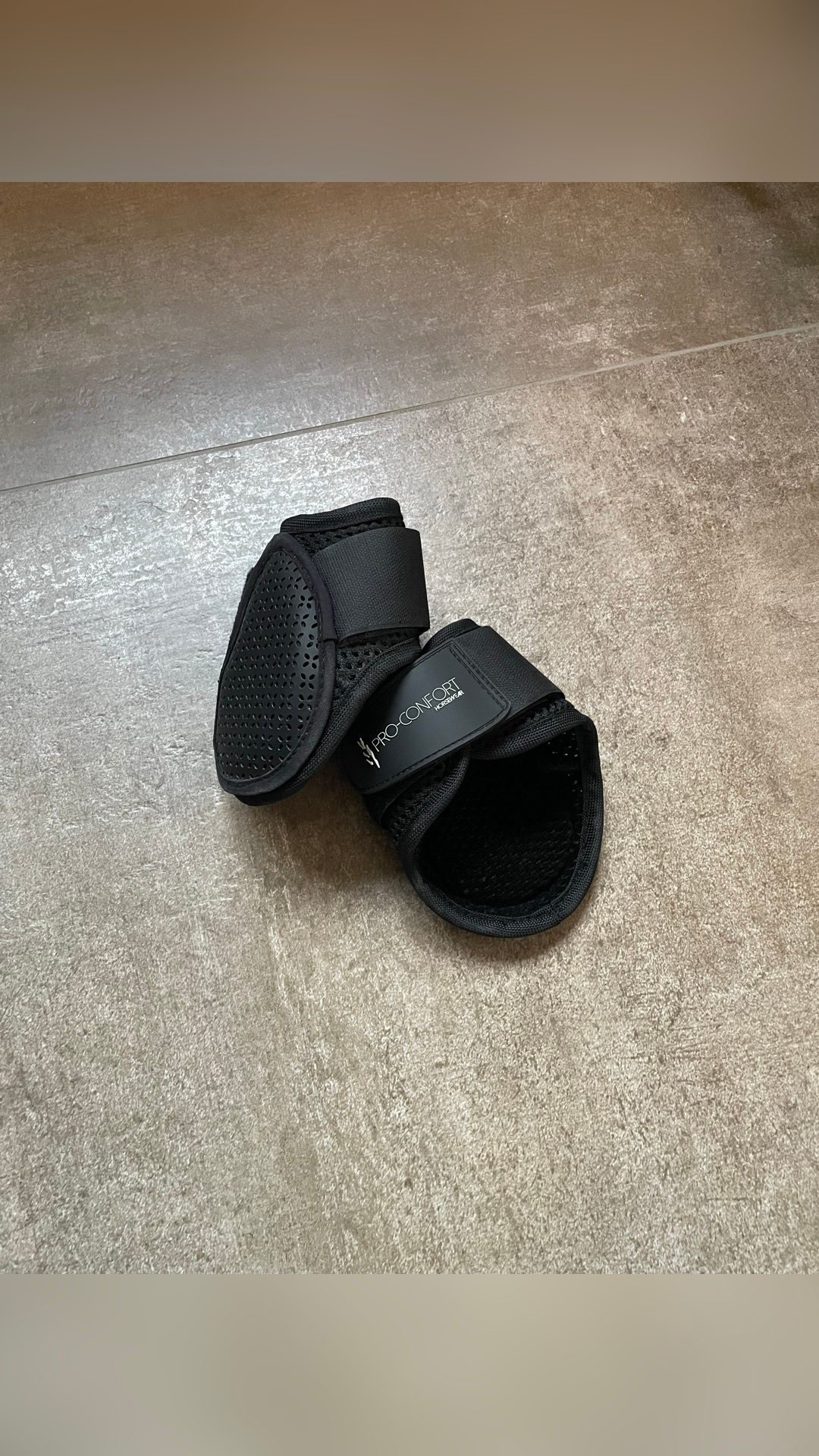 Guêtre souple Pro Confort Horsewear (VW taille poney) avec son filet, média 4