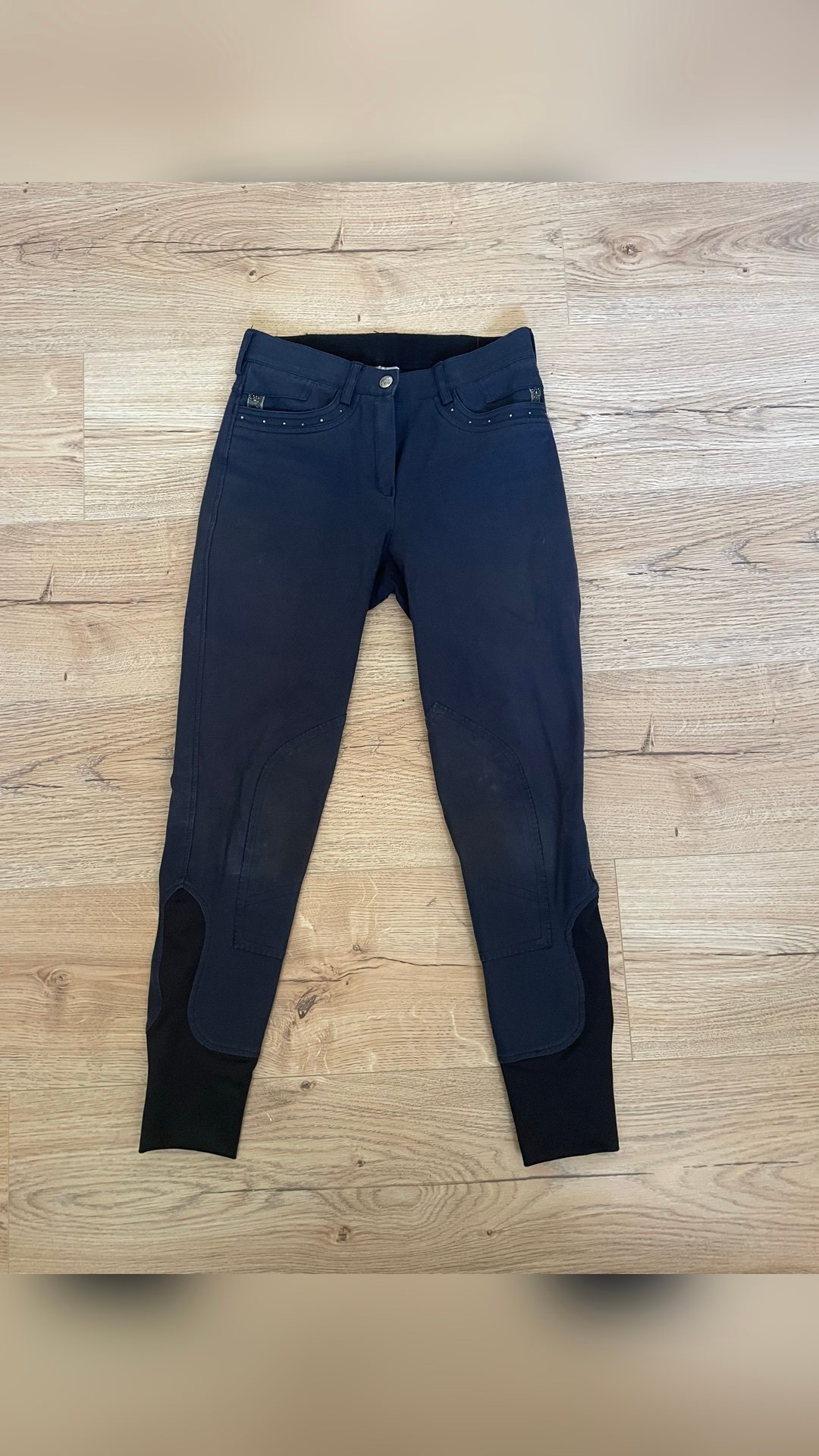 Pantalon bleu marine avec paillettes sur les poches arrières, média 3