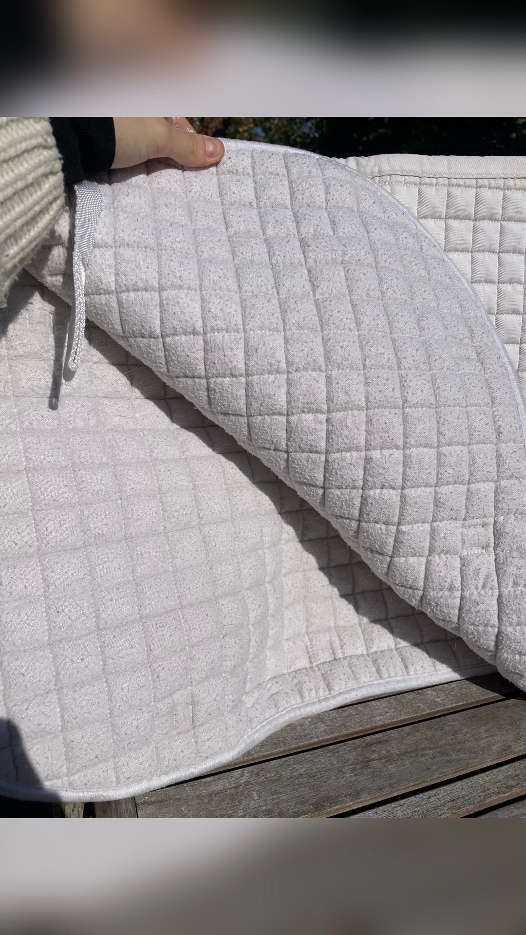 Tapis blanc, média 3