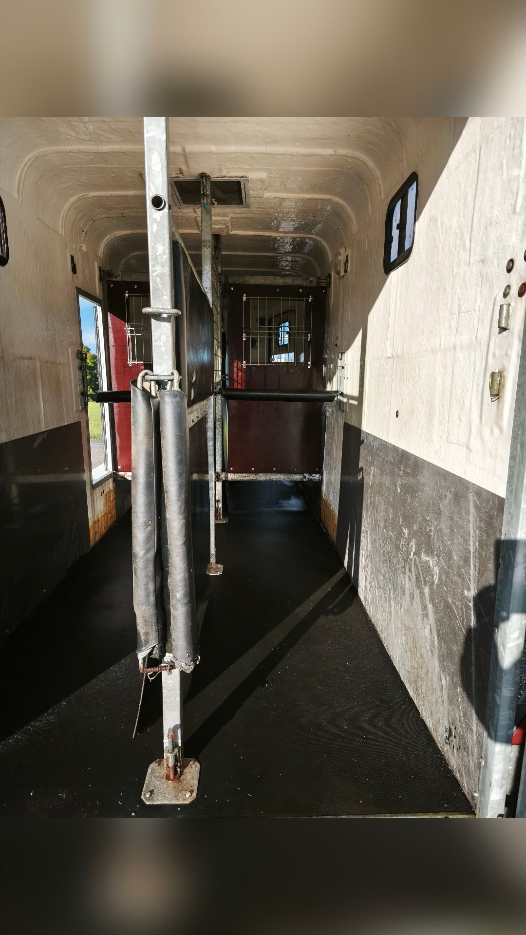 Van 4 places, média 10