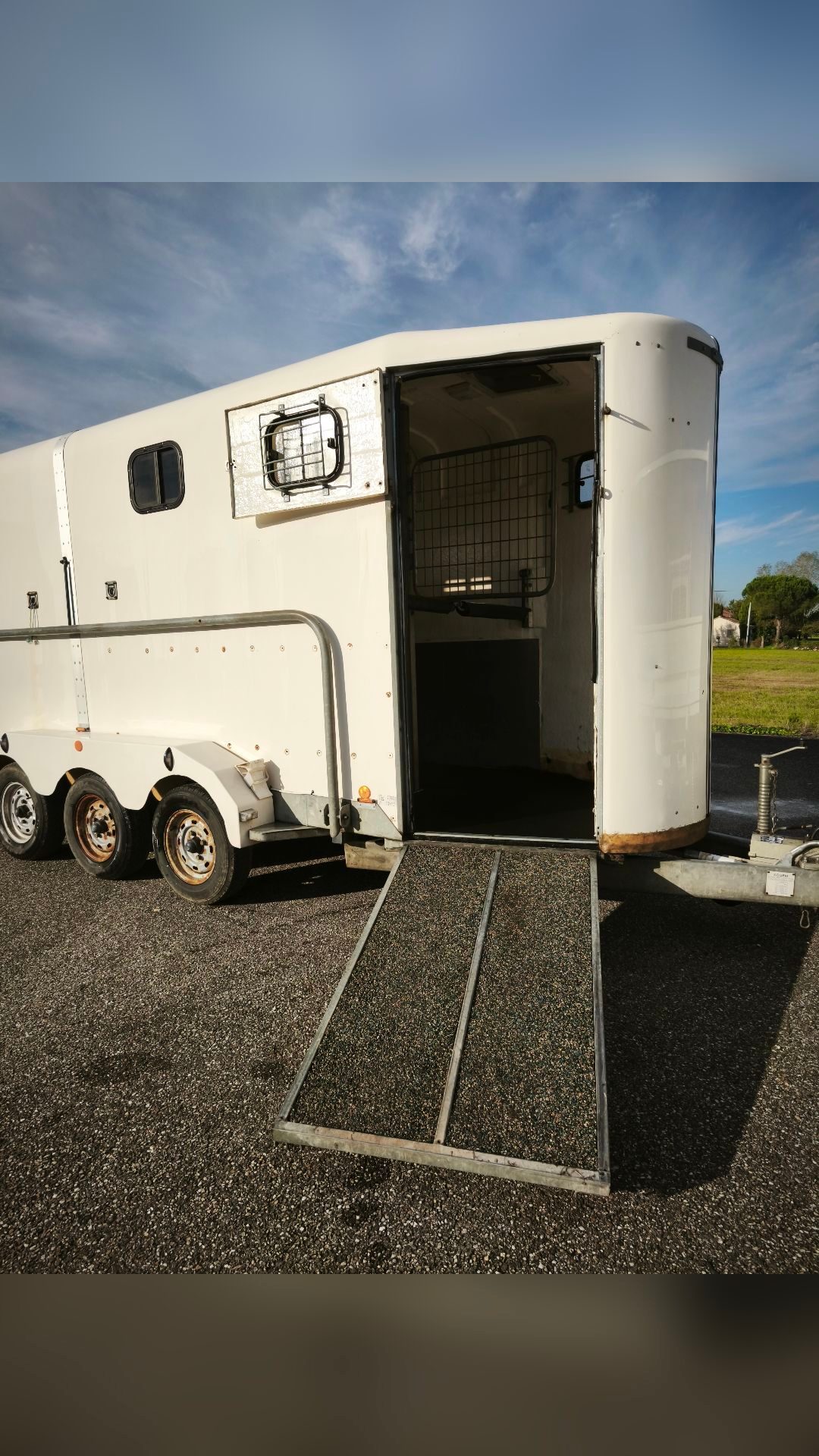 Van 4 places, média 2