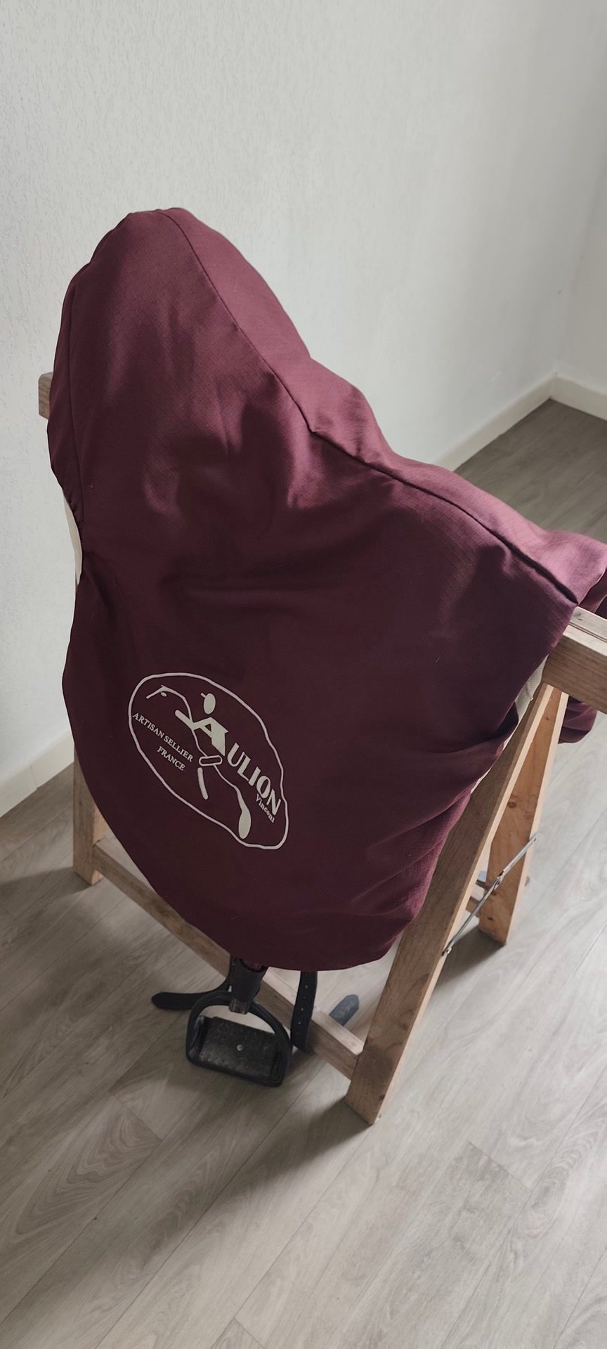 Selle dressage AULION 17" + étrivières étriers + sangle 50cm, média 7