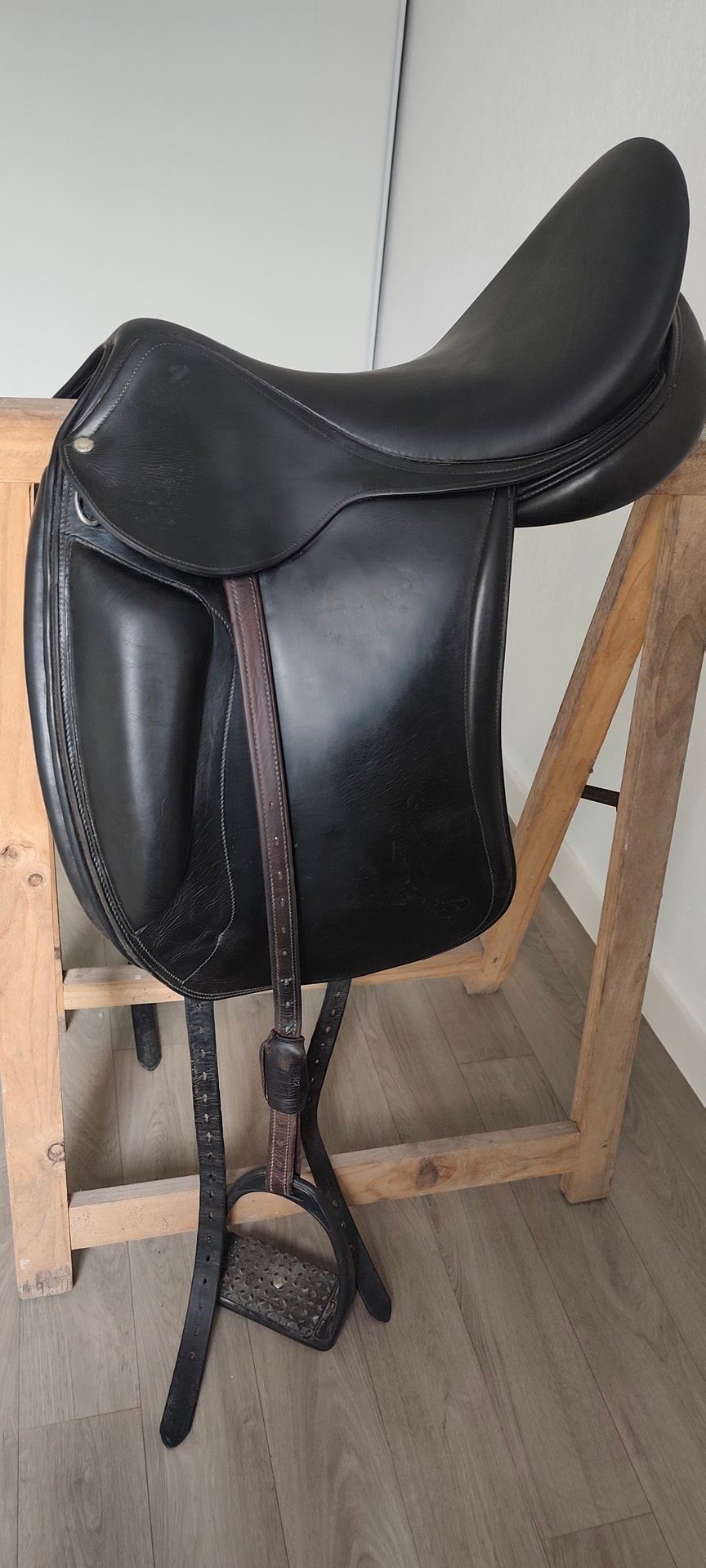 Selle dressage AULION 17" + étrivières étriers + sangle 50cm, média 2