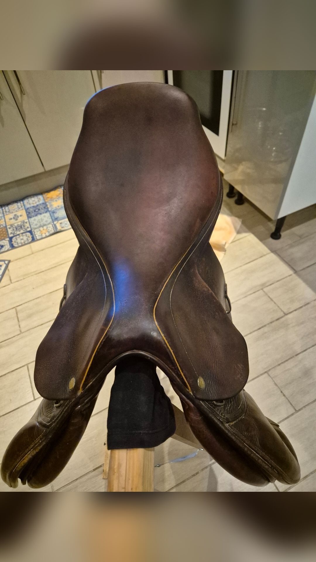 Selle polyvalente Tolga 17 pouces, média 4