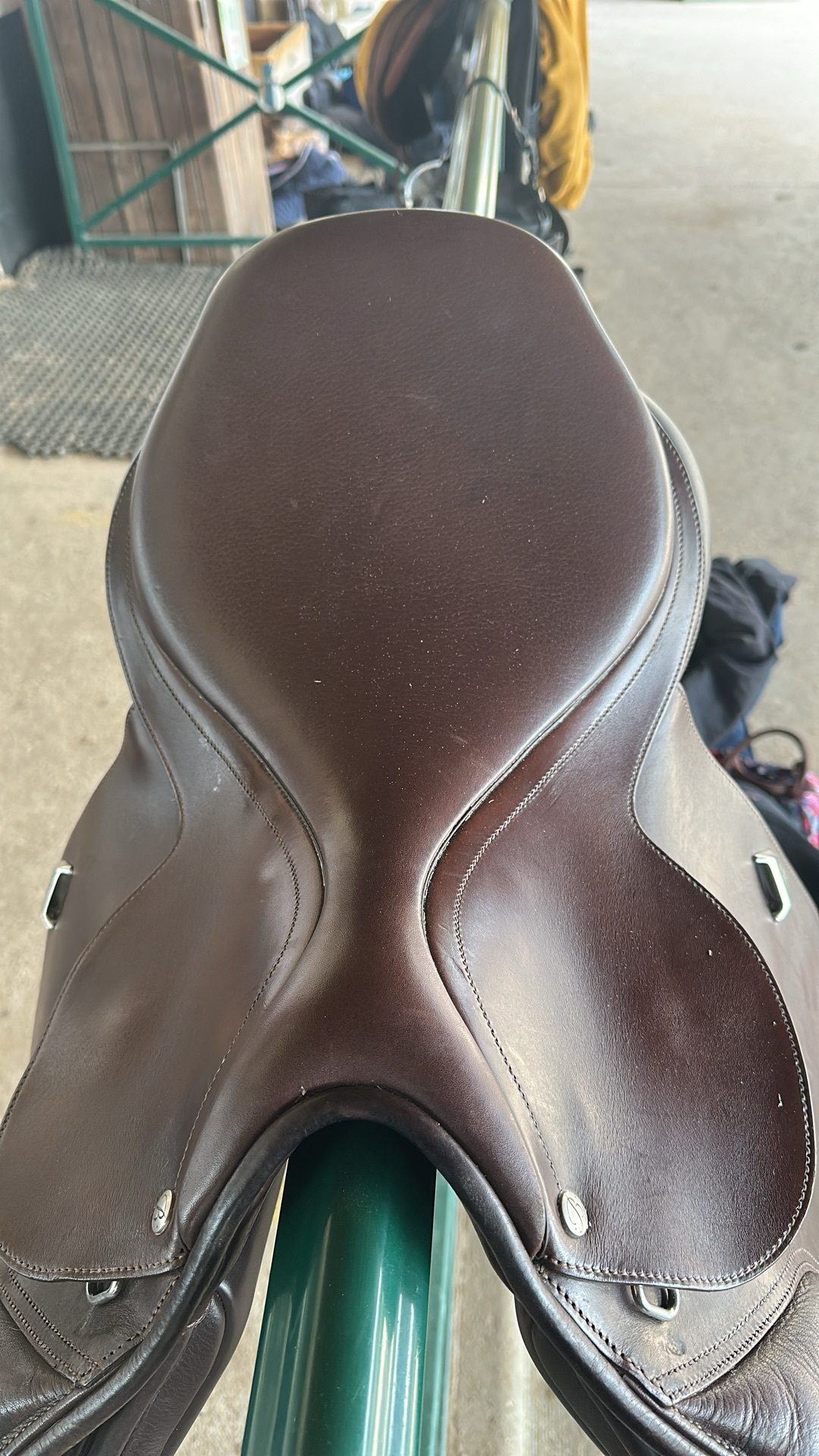 Selle mixte typé dressage, média 2