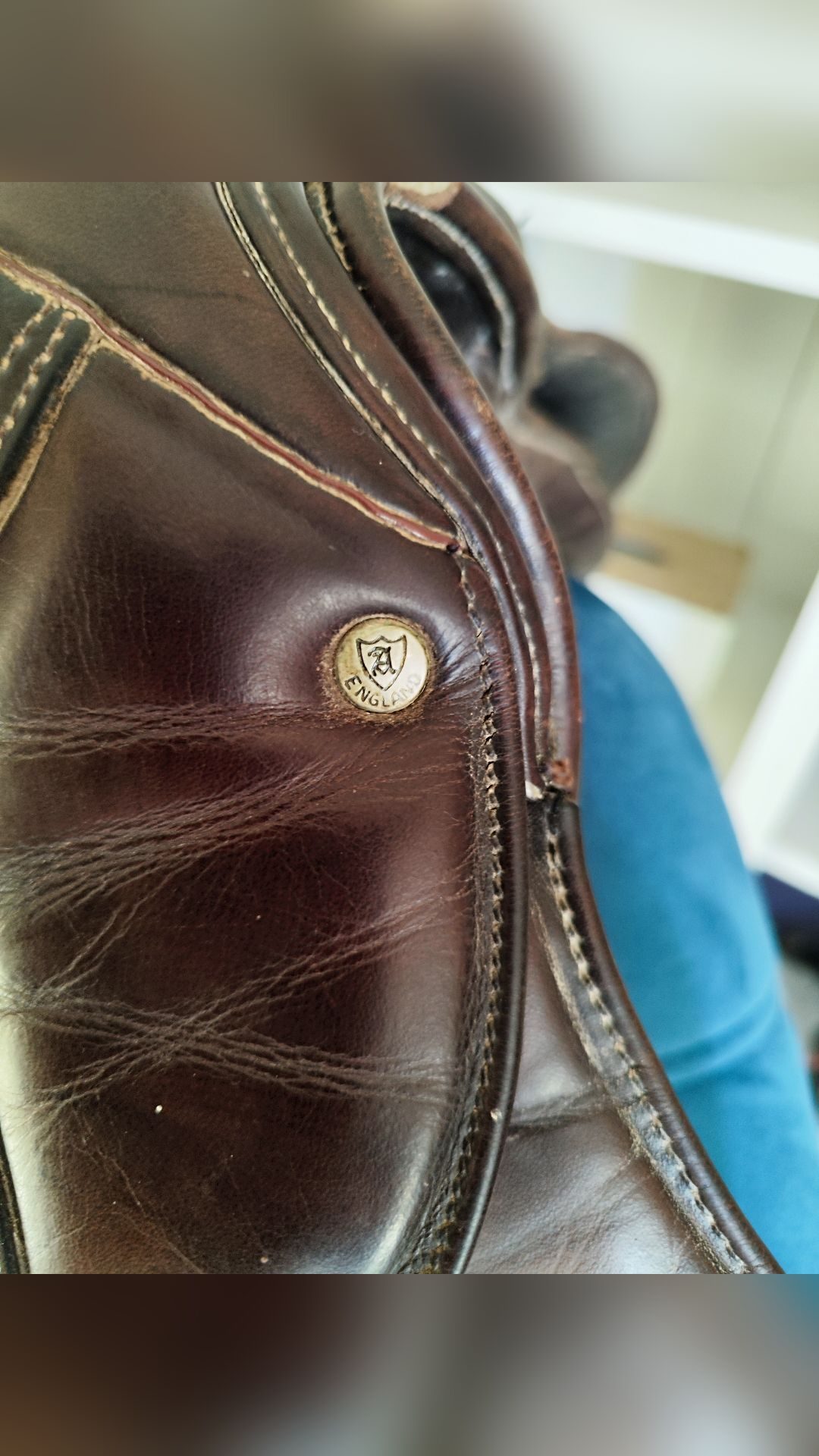 Selle cuir marron siège semi creux, média 5