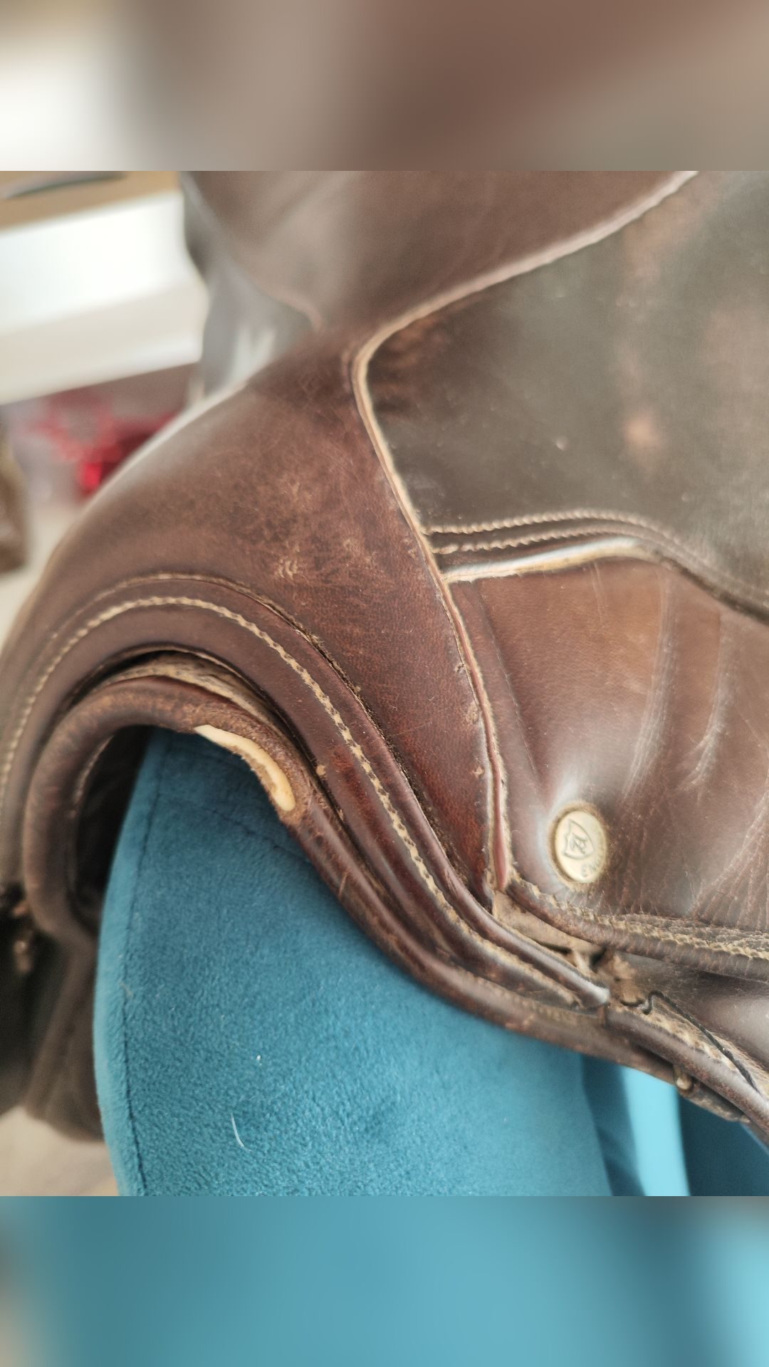 Selle cuir marron siège semi creux, média 8