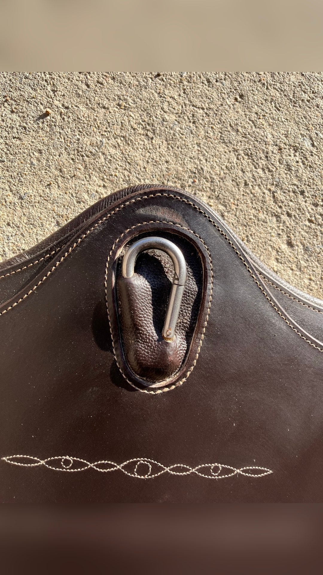 Bavette cuir marron 145cm, média 3