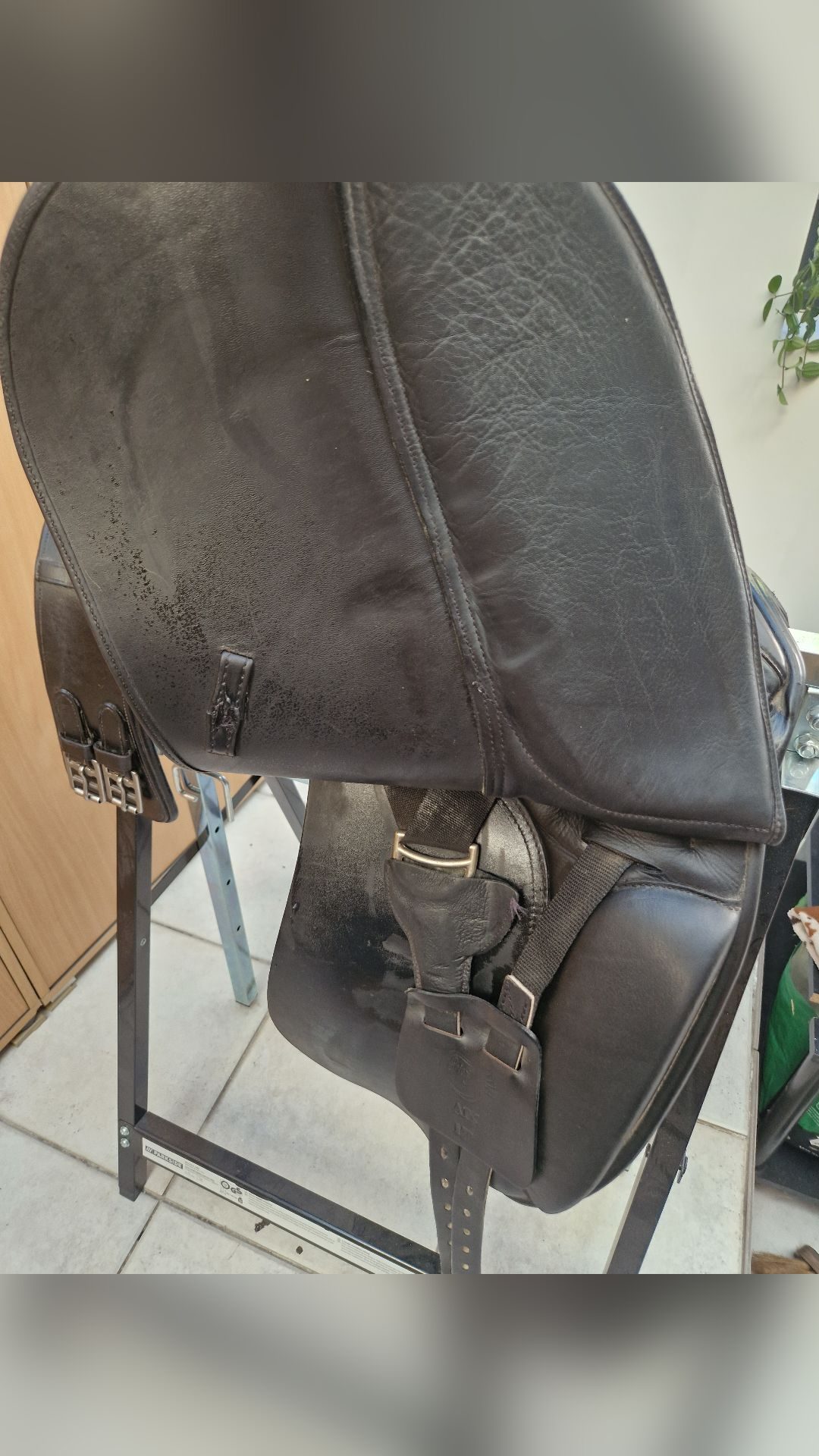 Selle dressage noire Eric Thomas Aix 17", média 3