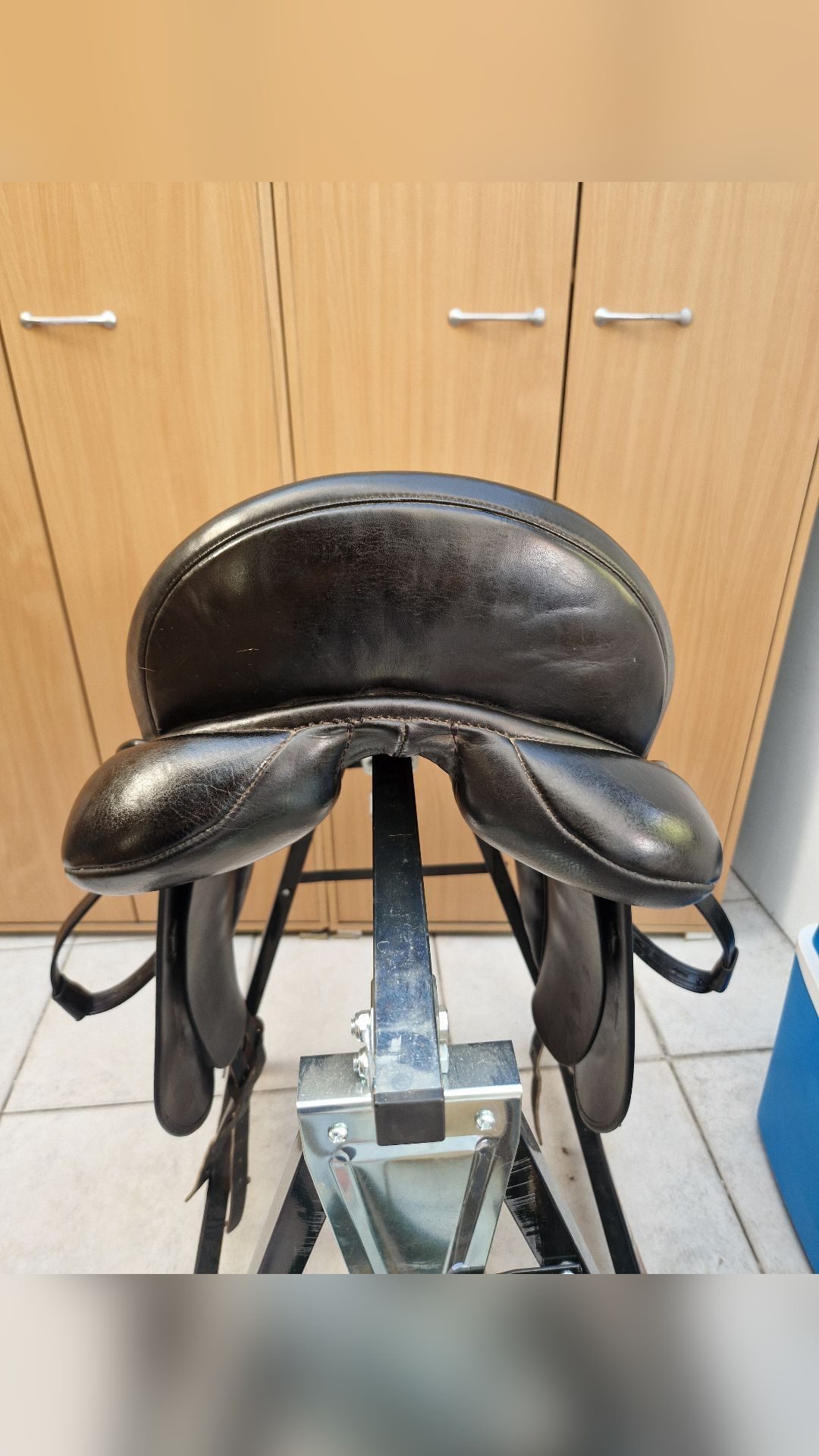 Selle dressage noire Eric Thomas Aix 17", média 6