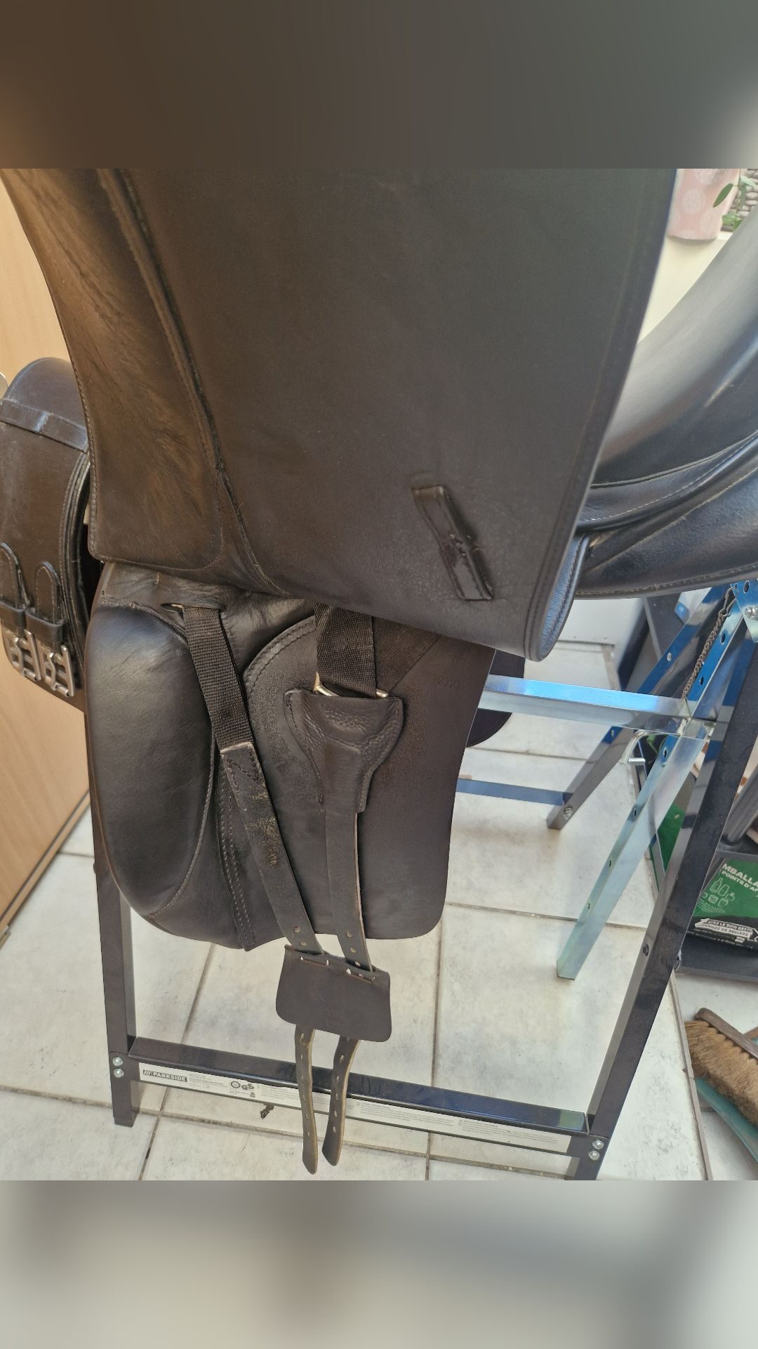 Selle dressage noire Eric Thomas Aix 17", média 7