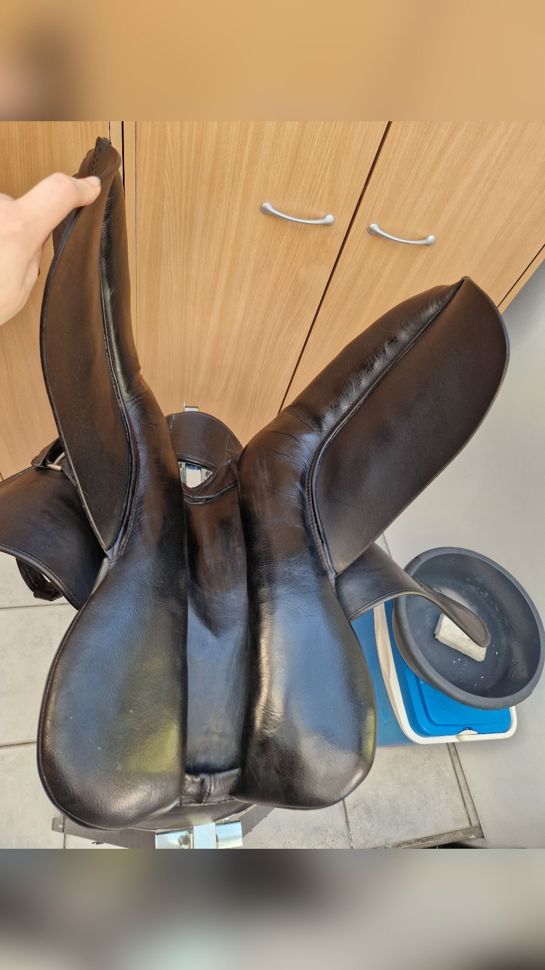 Selle dressage noire Eric Thomas Aix 17", média 8