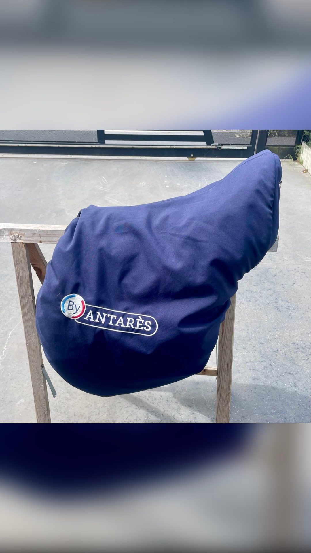 Selle mixte neuve Antarès, média 10
