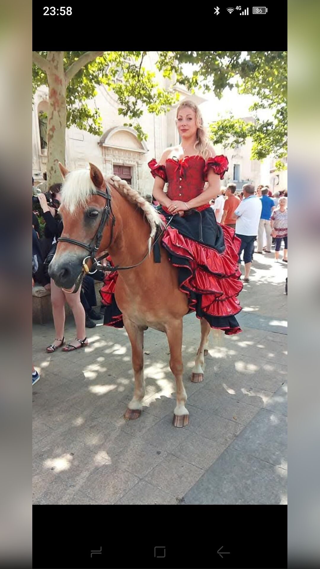 Robe espagnole, média 6
