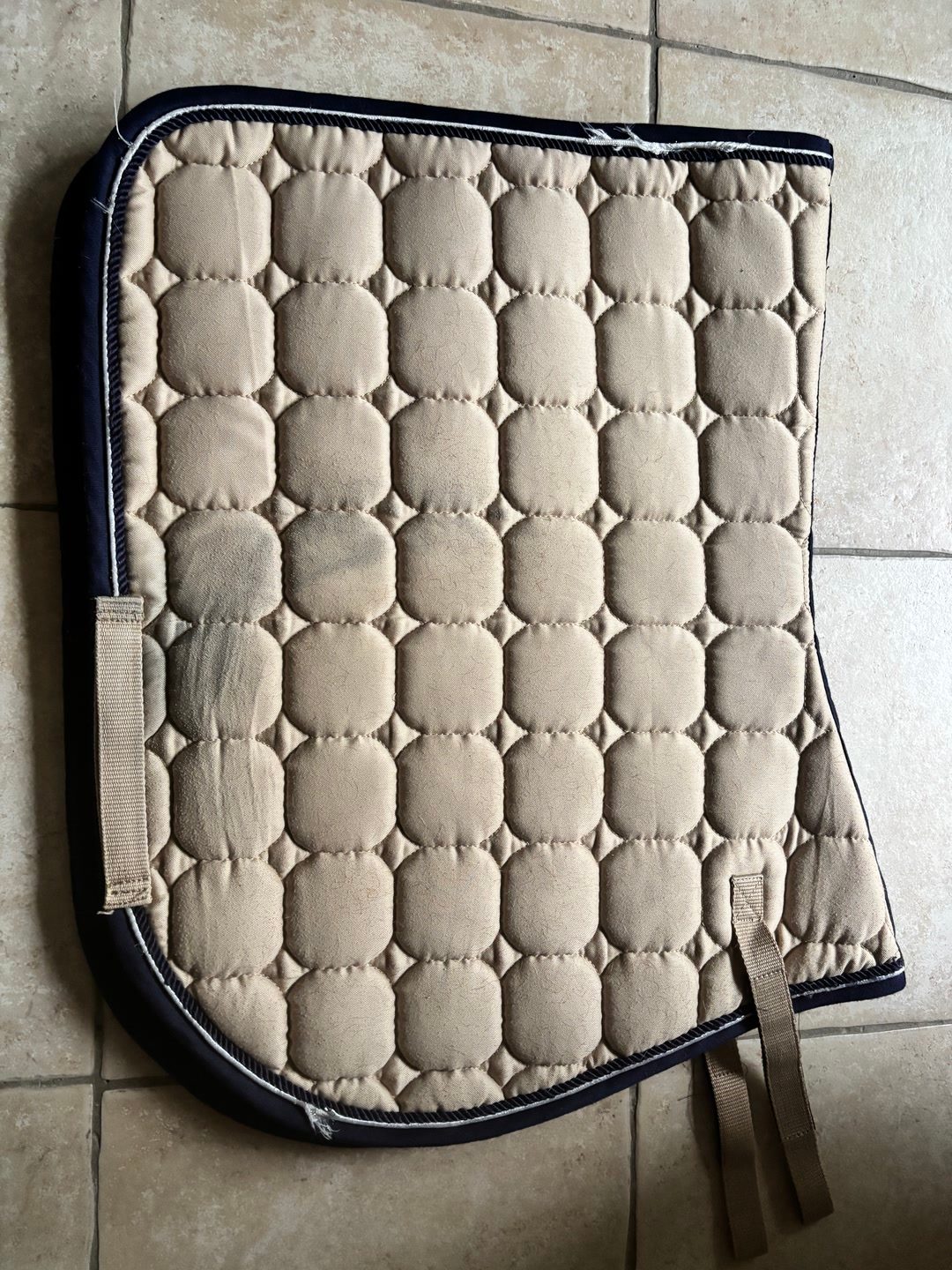 Tapis beige, média 2