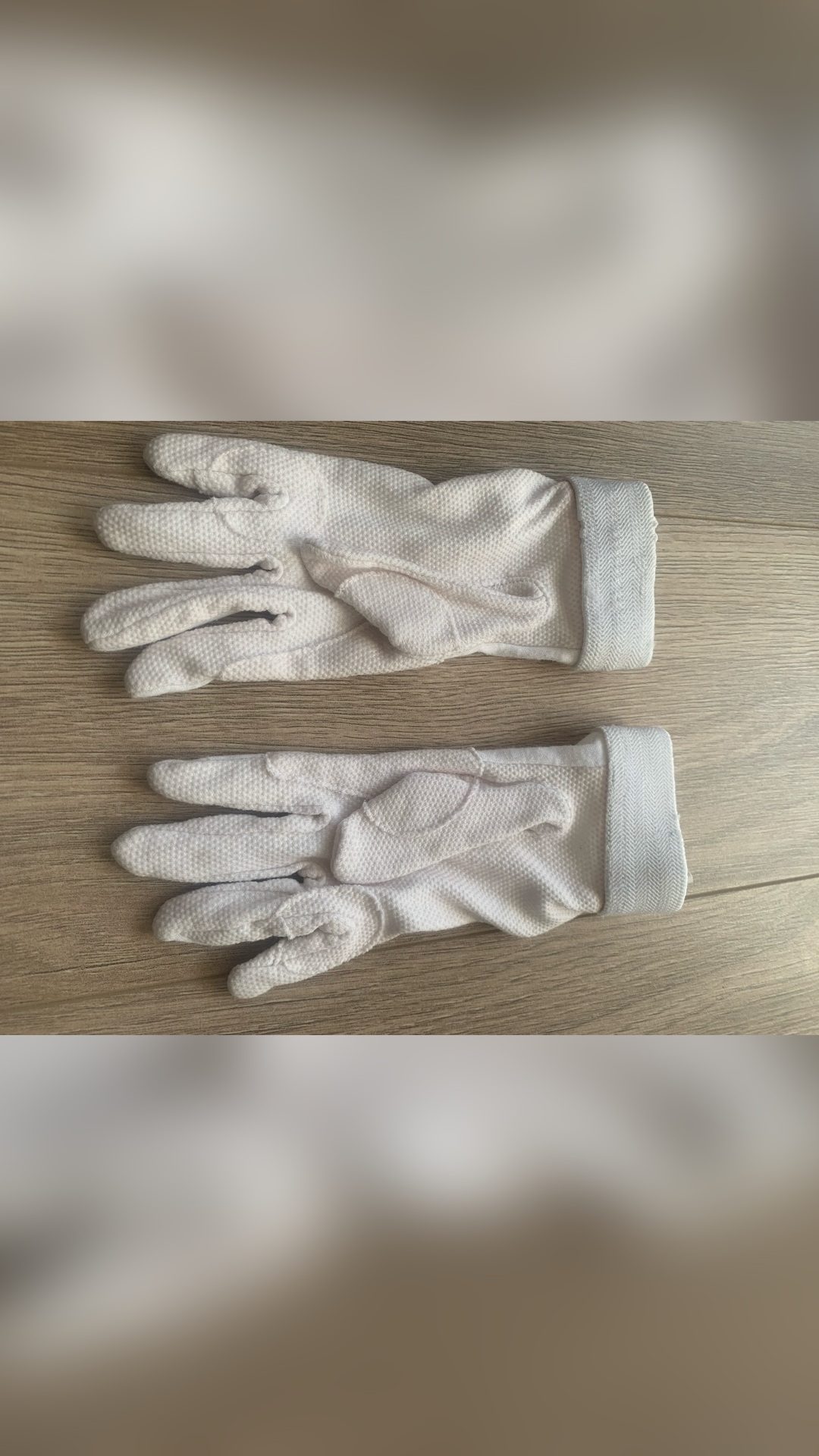 Gants blancs, média 2