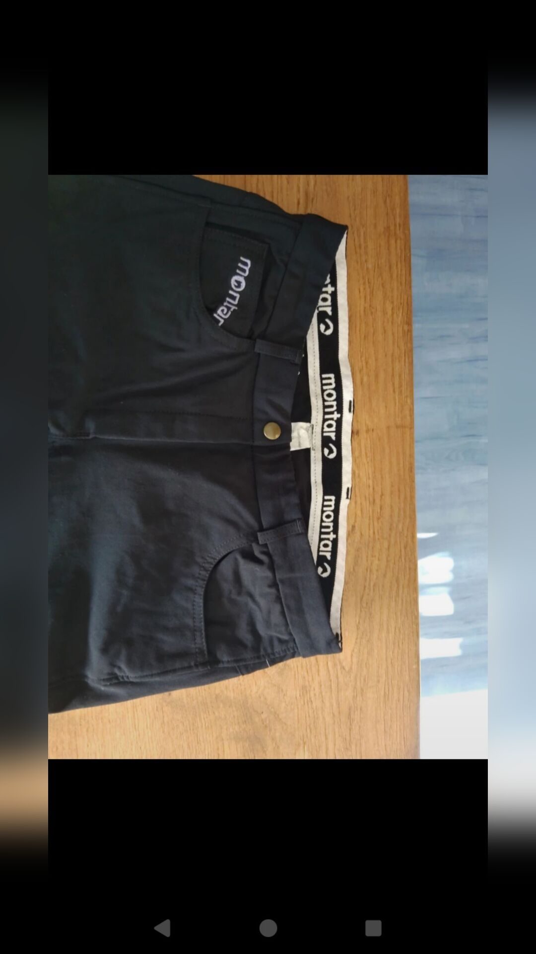 Pantalon 44, média 10