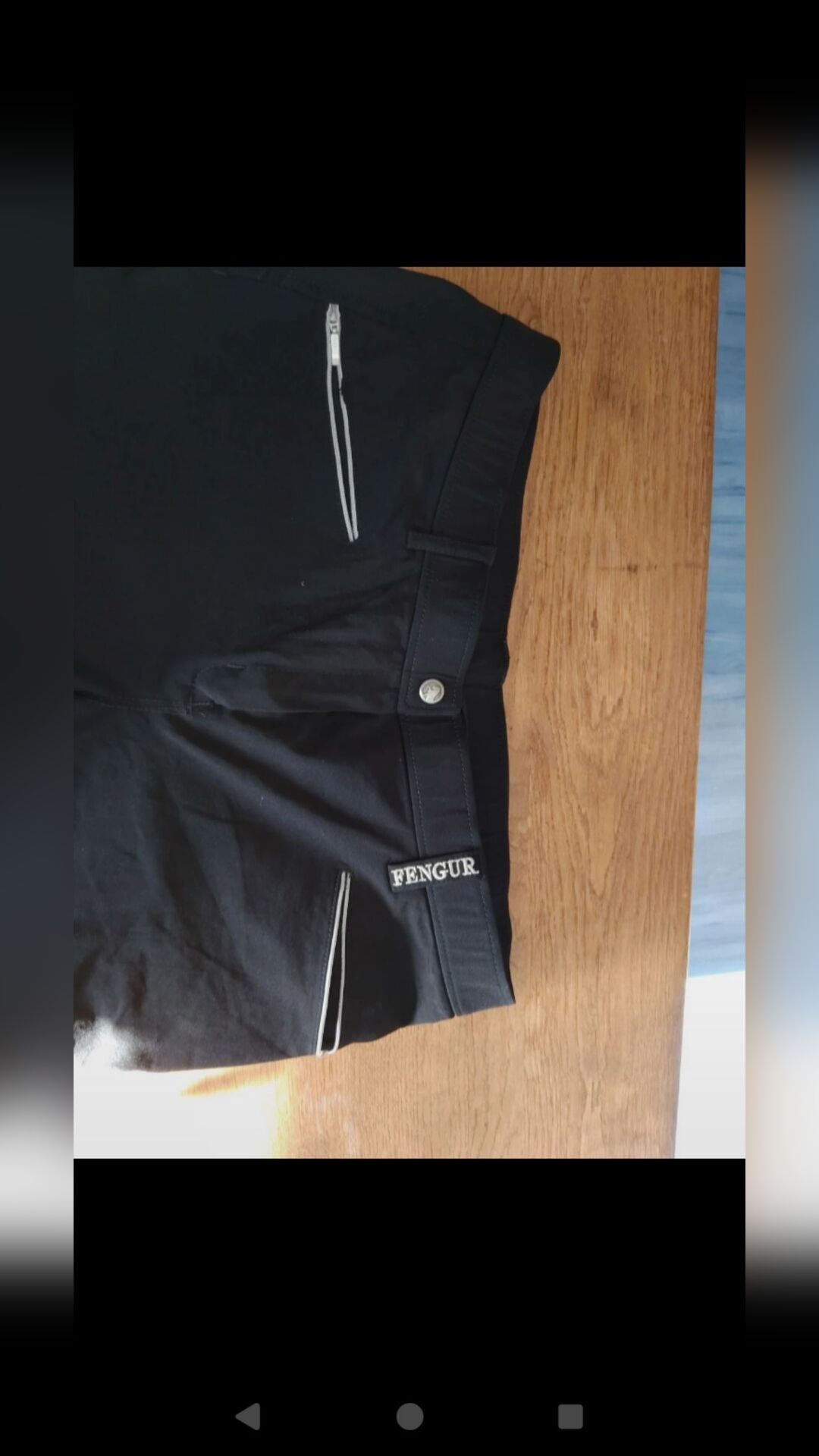 Pantalon 44, média 8
