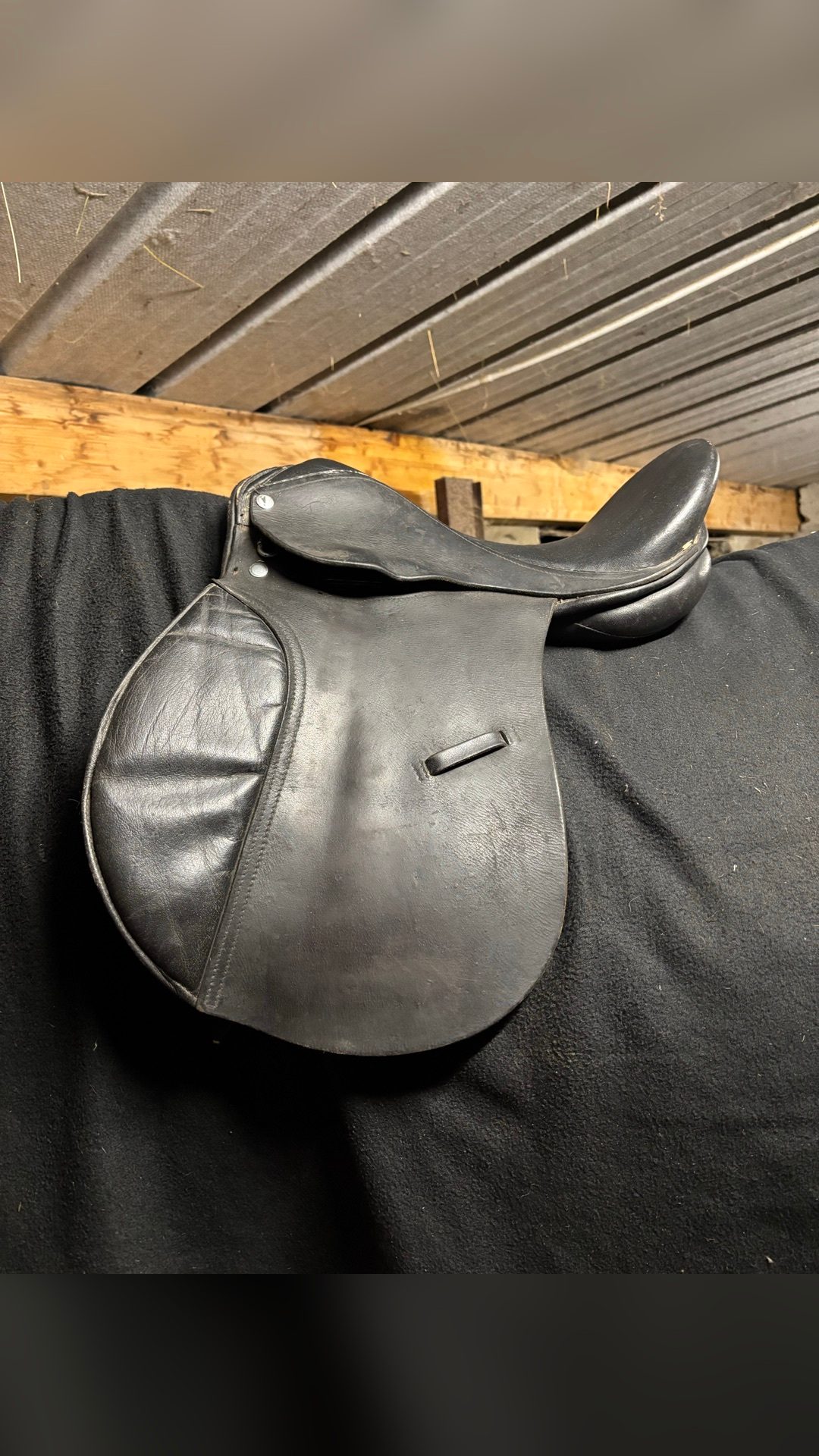 Selle en cuir noir 16,5 pouces, média 3