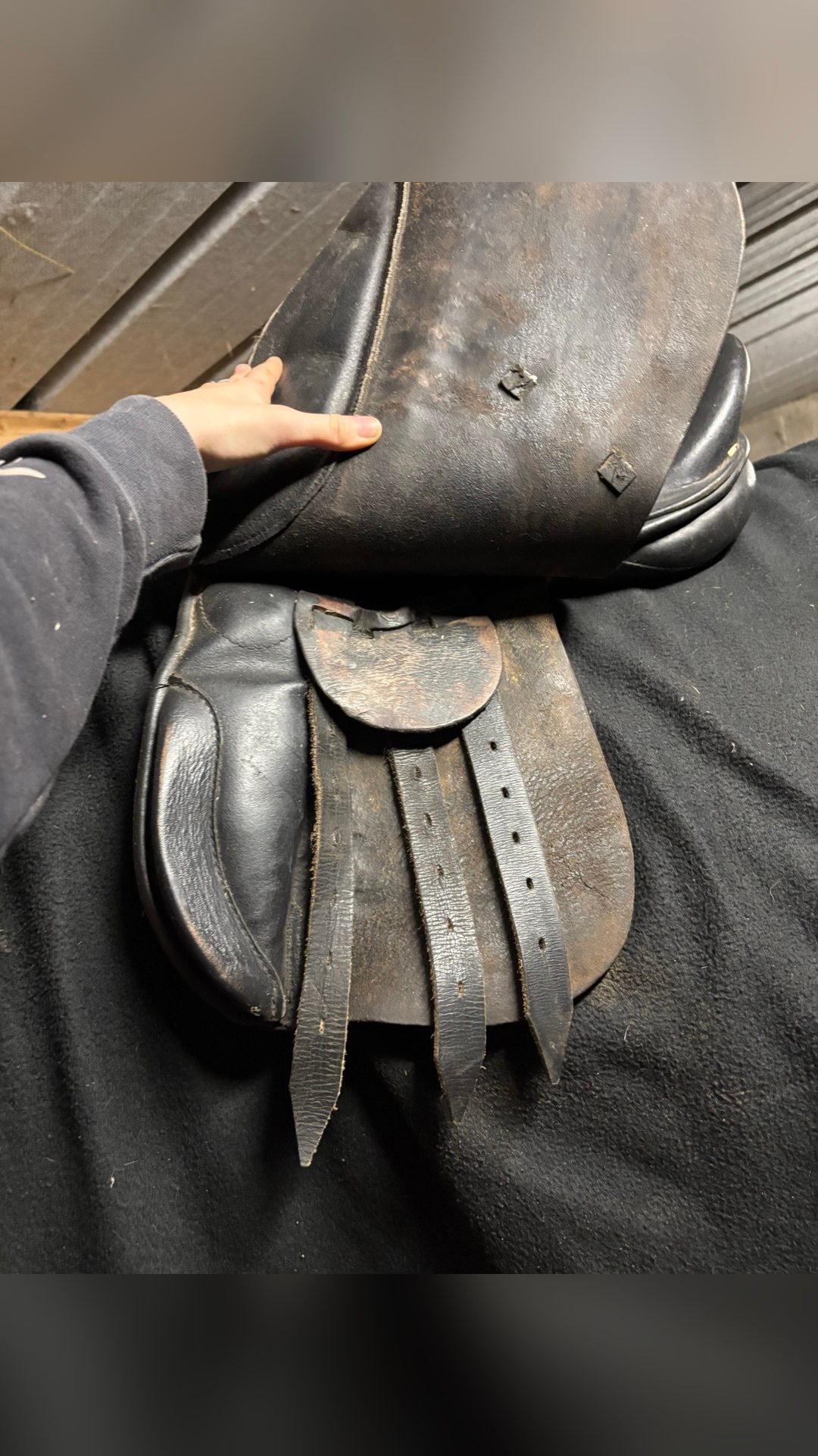 Selle en cuir noir 16,5 pouces, média 4