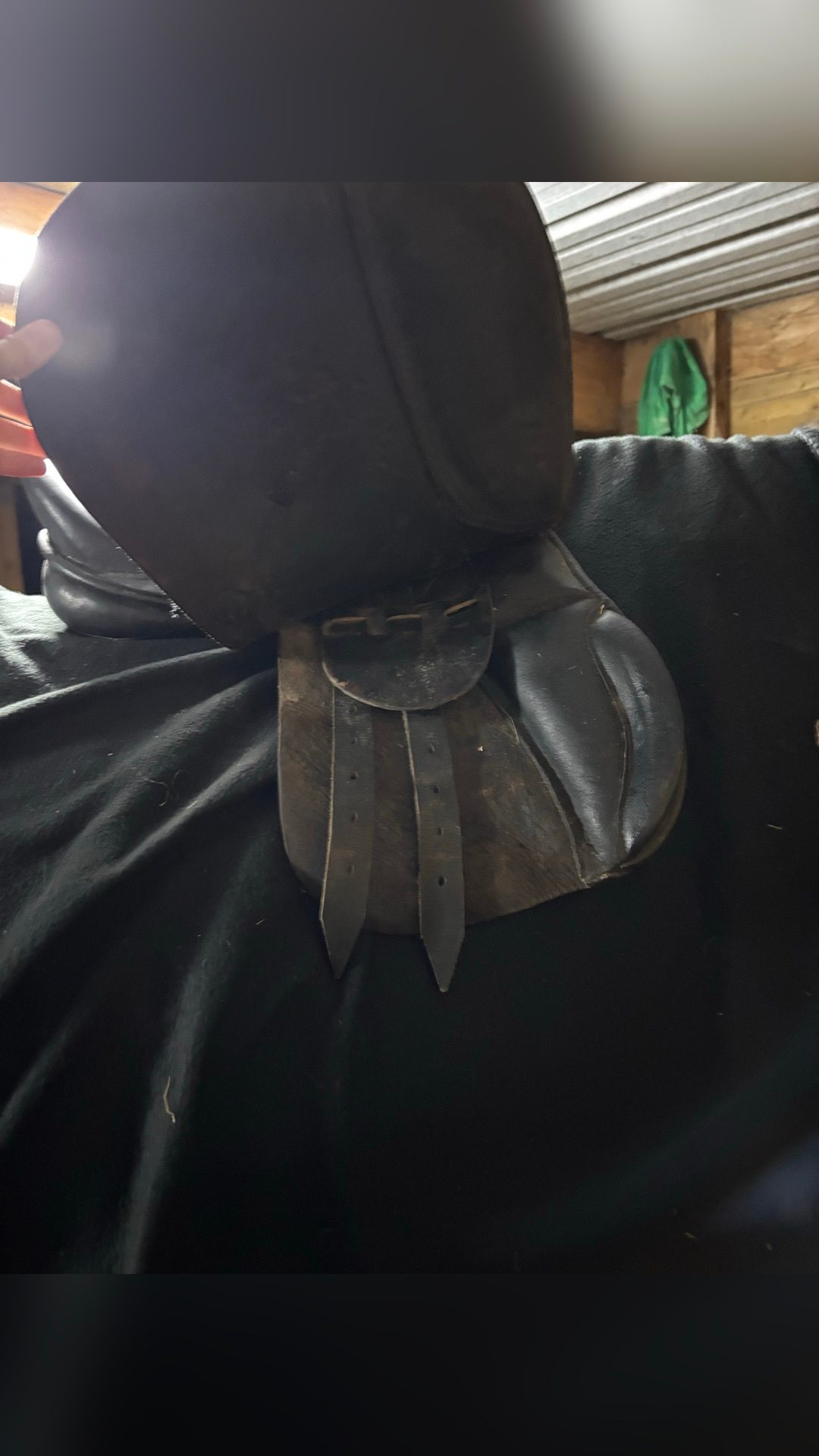 Selle en cuir noir 16,5 pouces, média 6