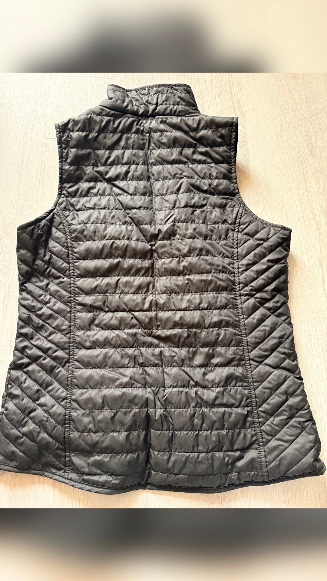 Veste sans manche noire, média 2