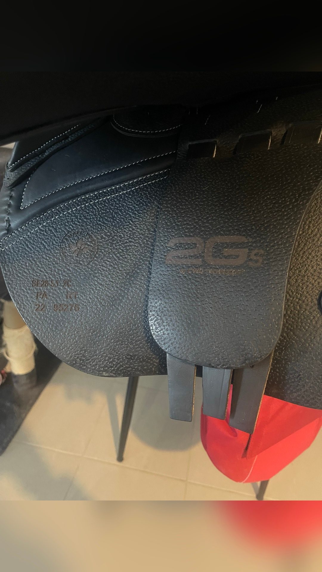 Selle CWD 2GS noir 17 pouces, média 5