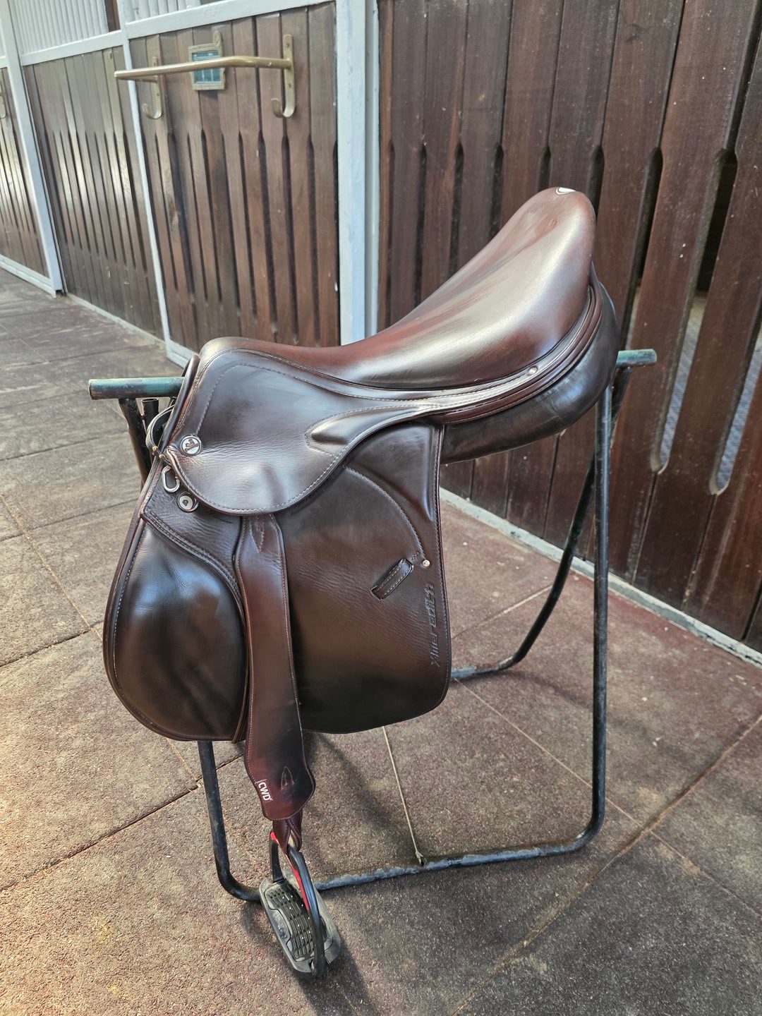 Selle de saut PRESTIGE  18', média 2